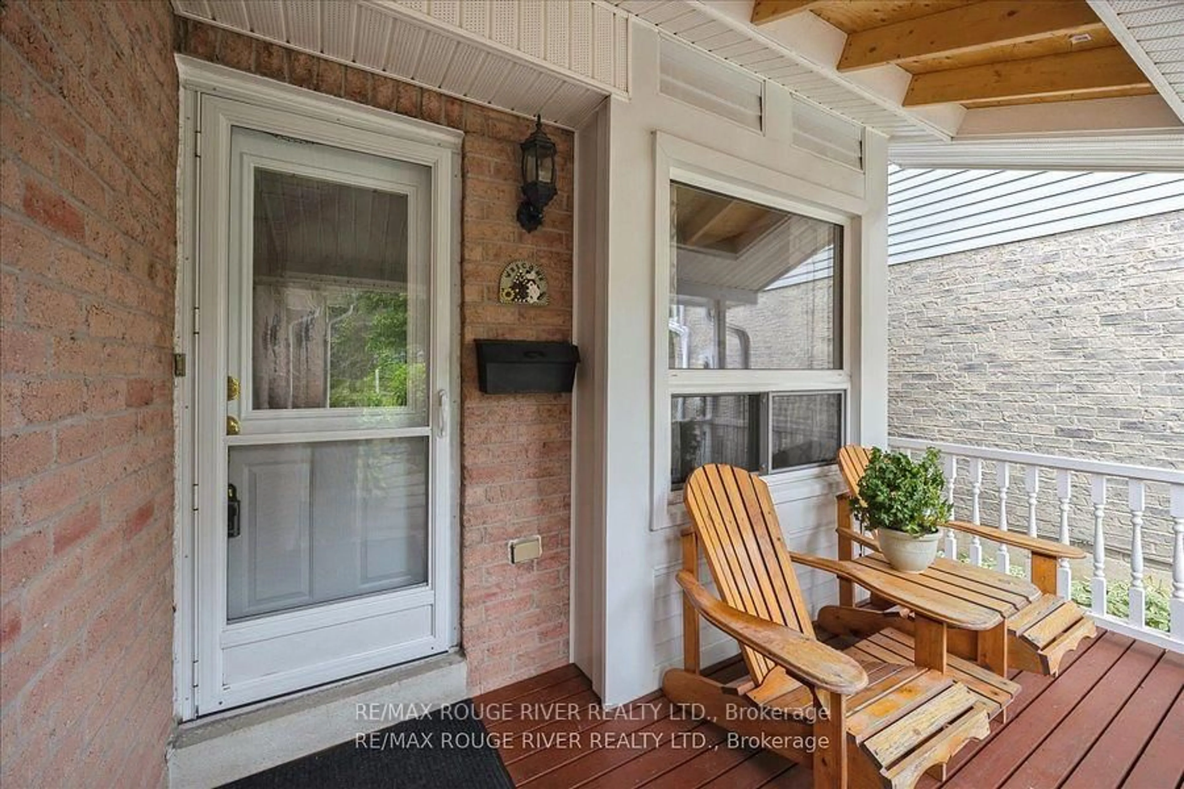 Indoor entryway for 20 Frazer Rd, Ajax Ontario L1S 4B2
