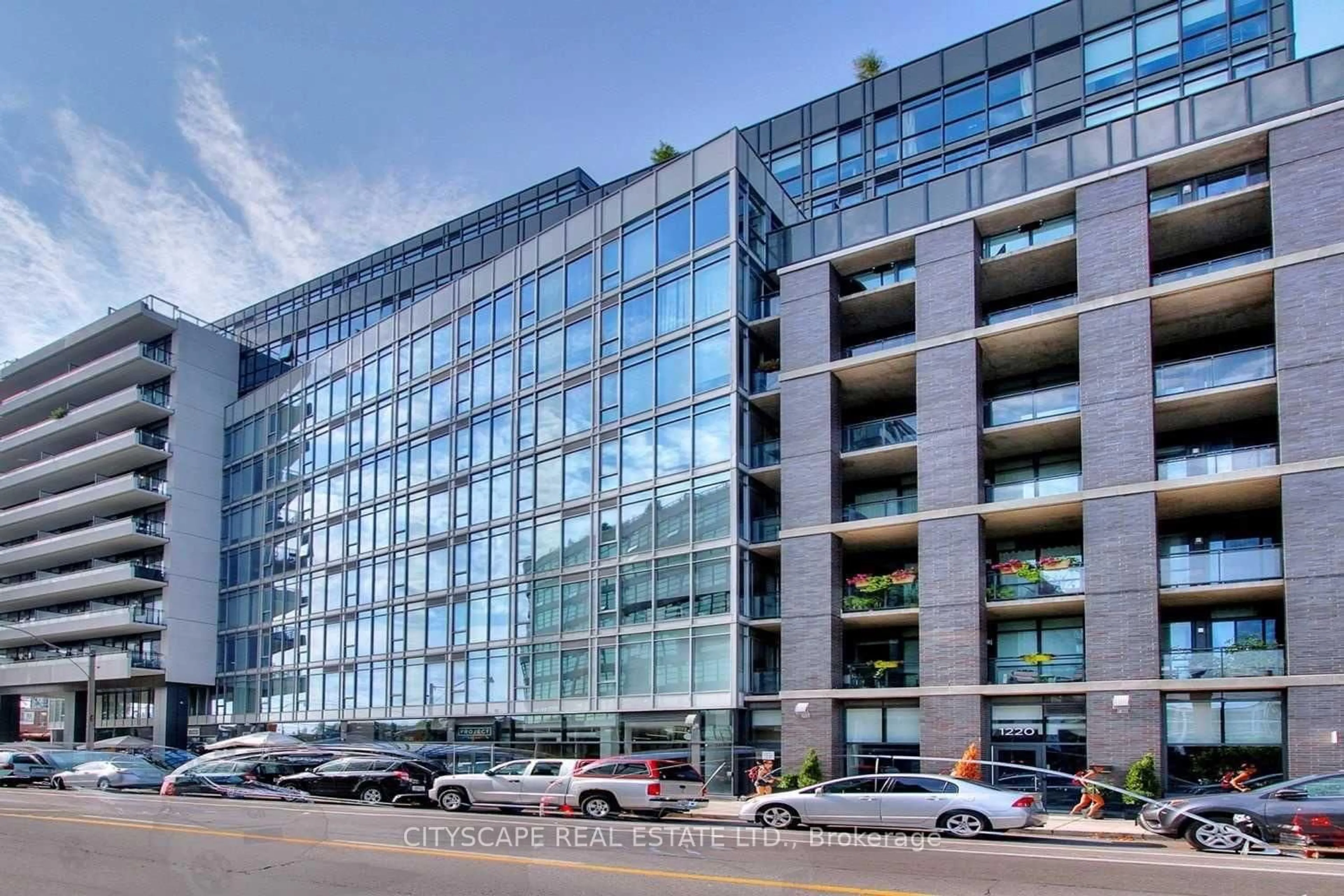 Indoor foyer for 1190 Dundas St #220, Toronto Ontario M4M 0C5
