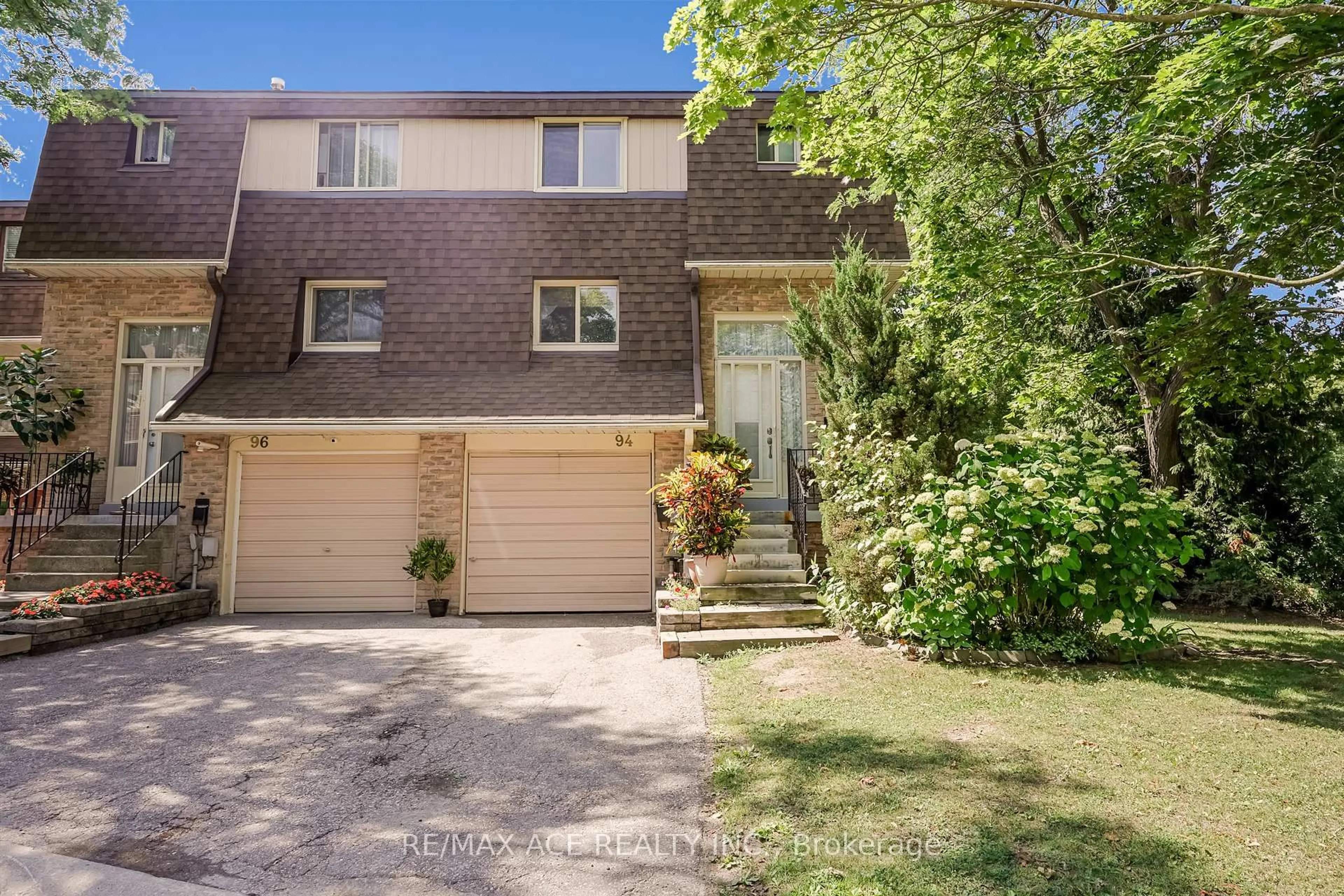A pic from outside/outdoor area/front of a property/back of a property/a pic from drone, street for 371 Orton Park Rd #94, Toronto Ontario M1G 3V1