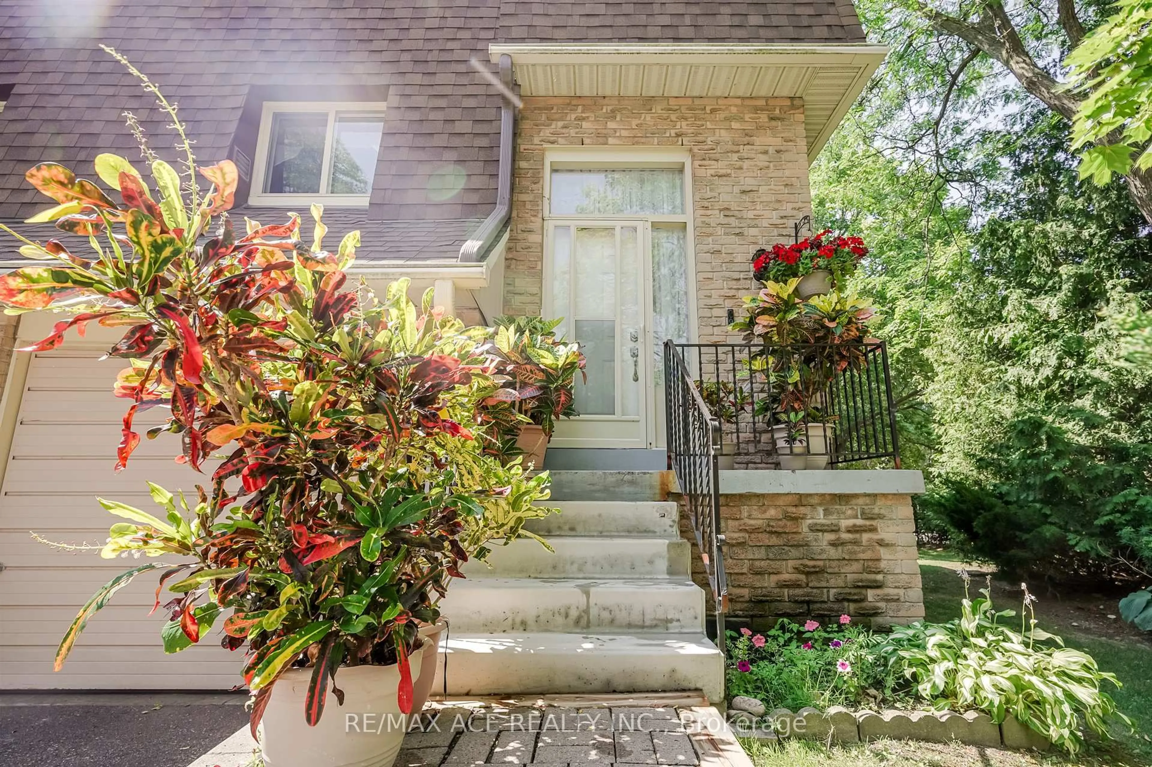 Home with brick exterior material, street for 371 Orton Park Rd #94, Toronto Ontario M1G 3V1