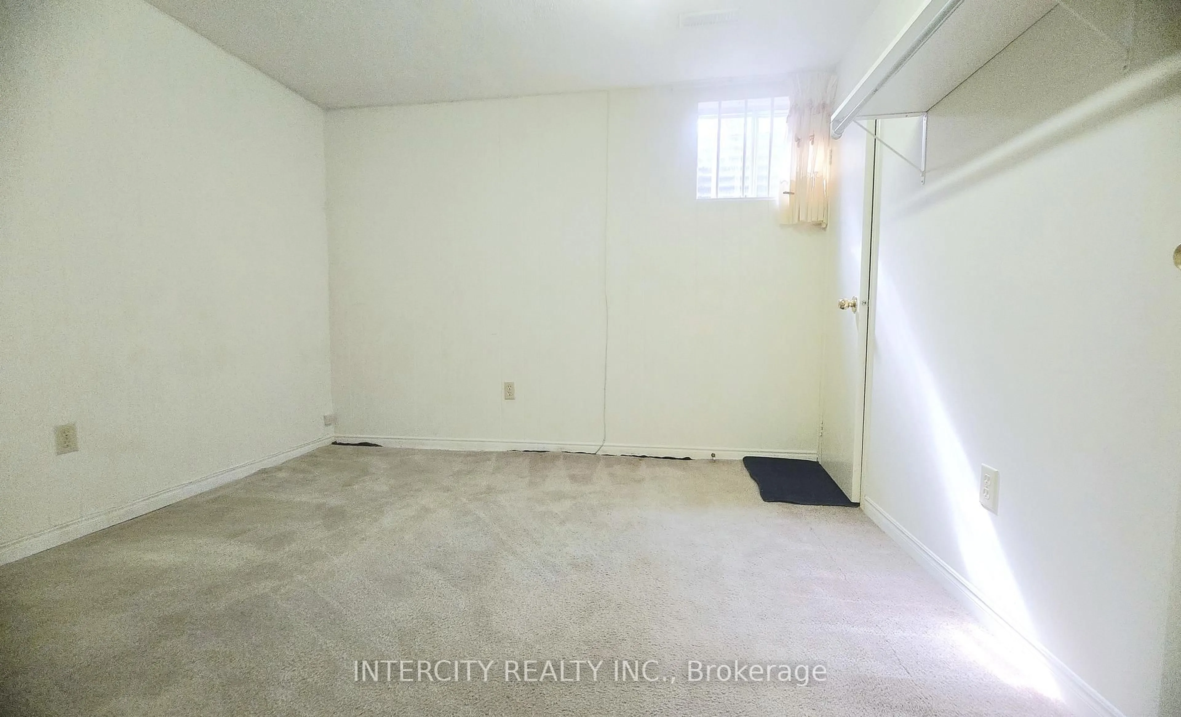 A pic of a room for 49 Mossbrook Cres, Toronto Ontario M1W 2W8