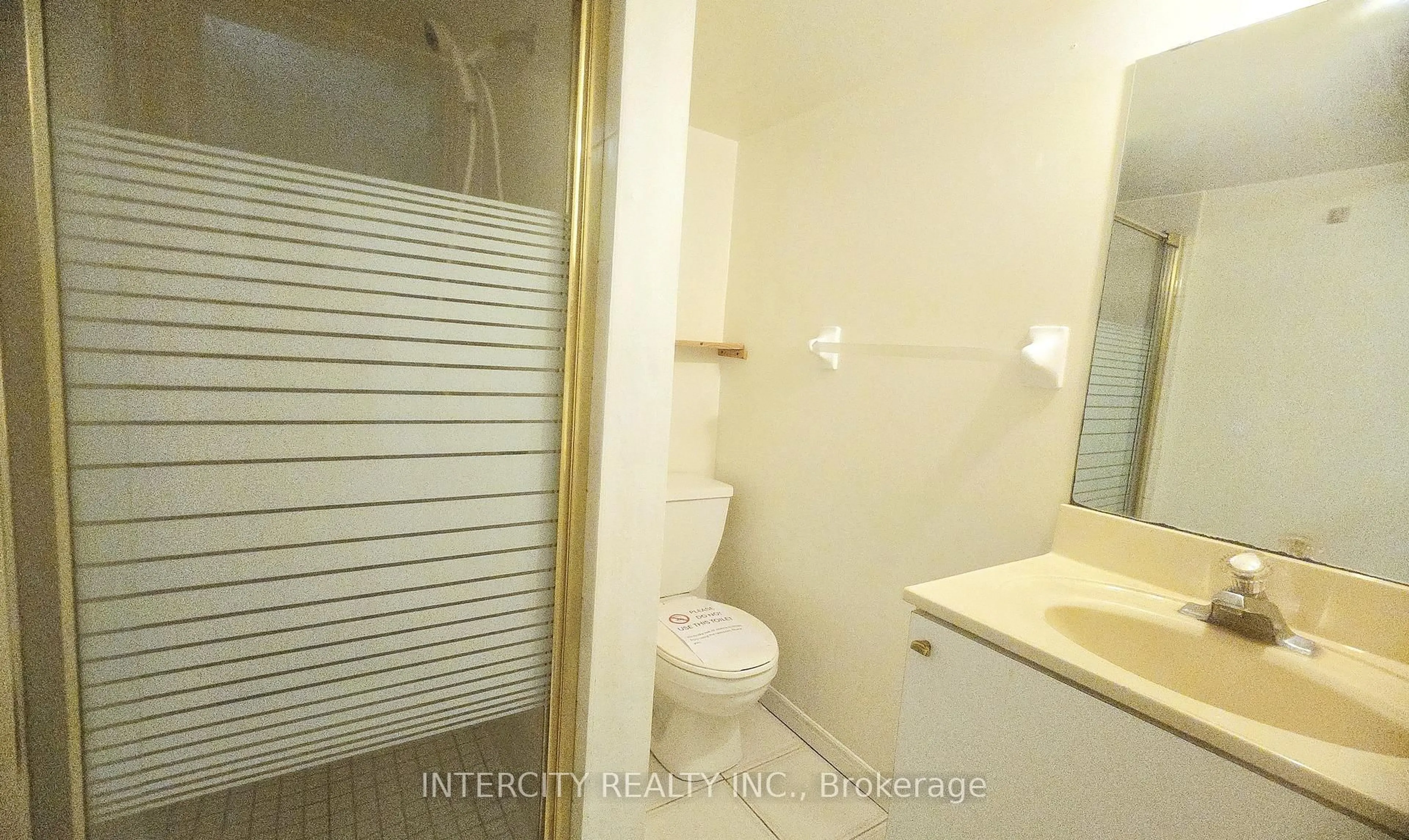 Standard bathroom, ceramic/tile floor for 49 Mossbrook Cres, Toronto Ontario M1W 2W8