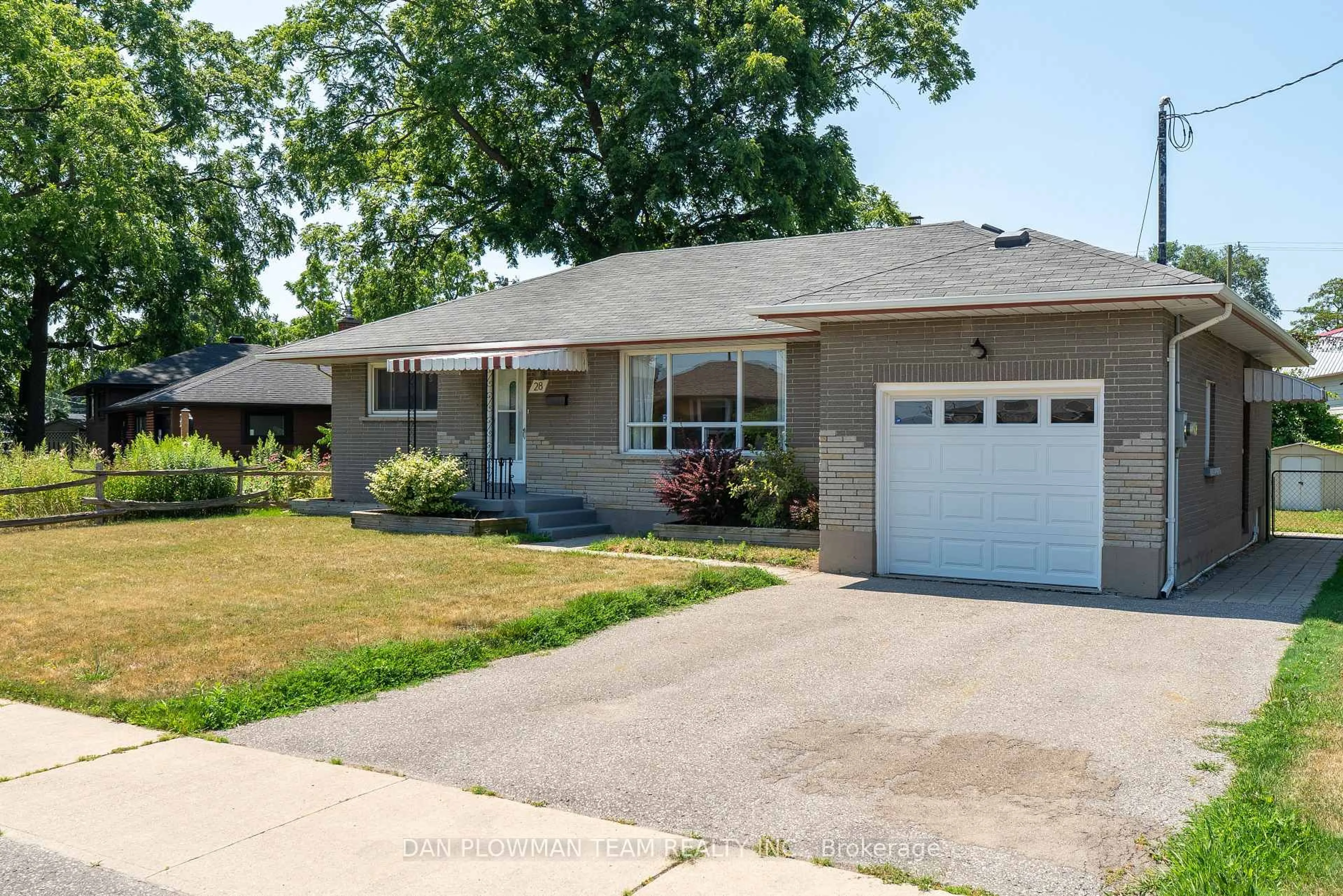 Home with brick exterior material, street for 28 Sandra St, Oshawa Ontario L1H 3W3