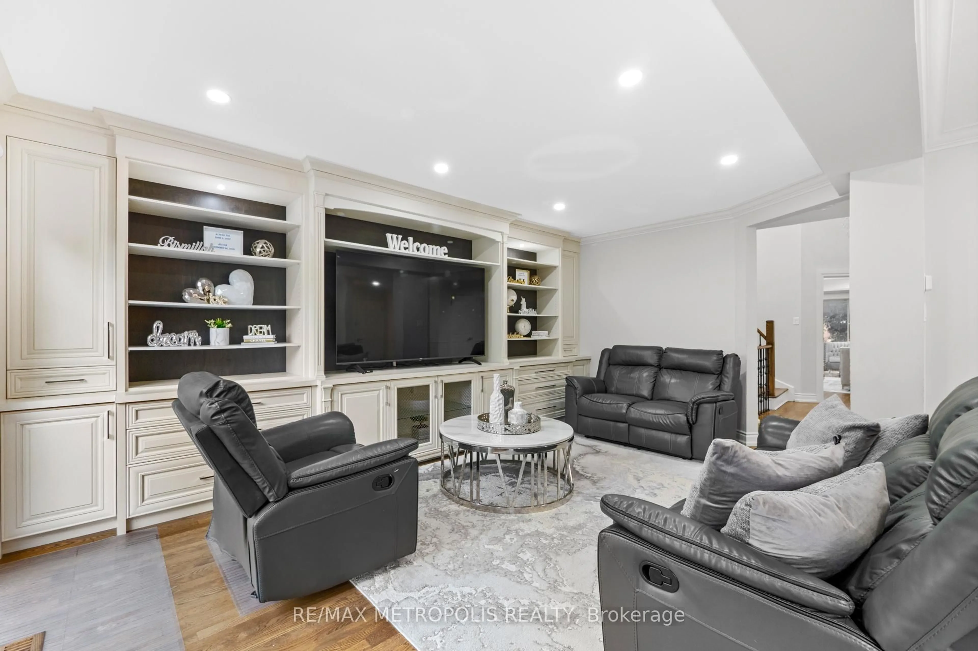 Living room with furniture, unknown for 914 Sproule Cres, Oshawa Ontario L1K 2C8
