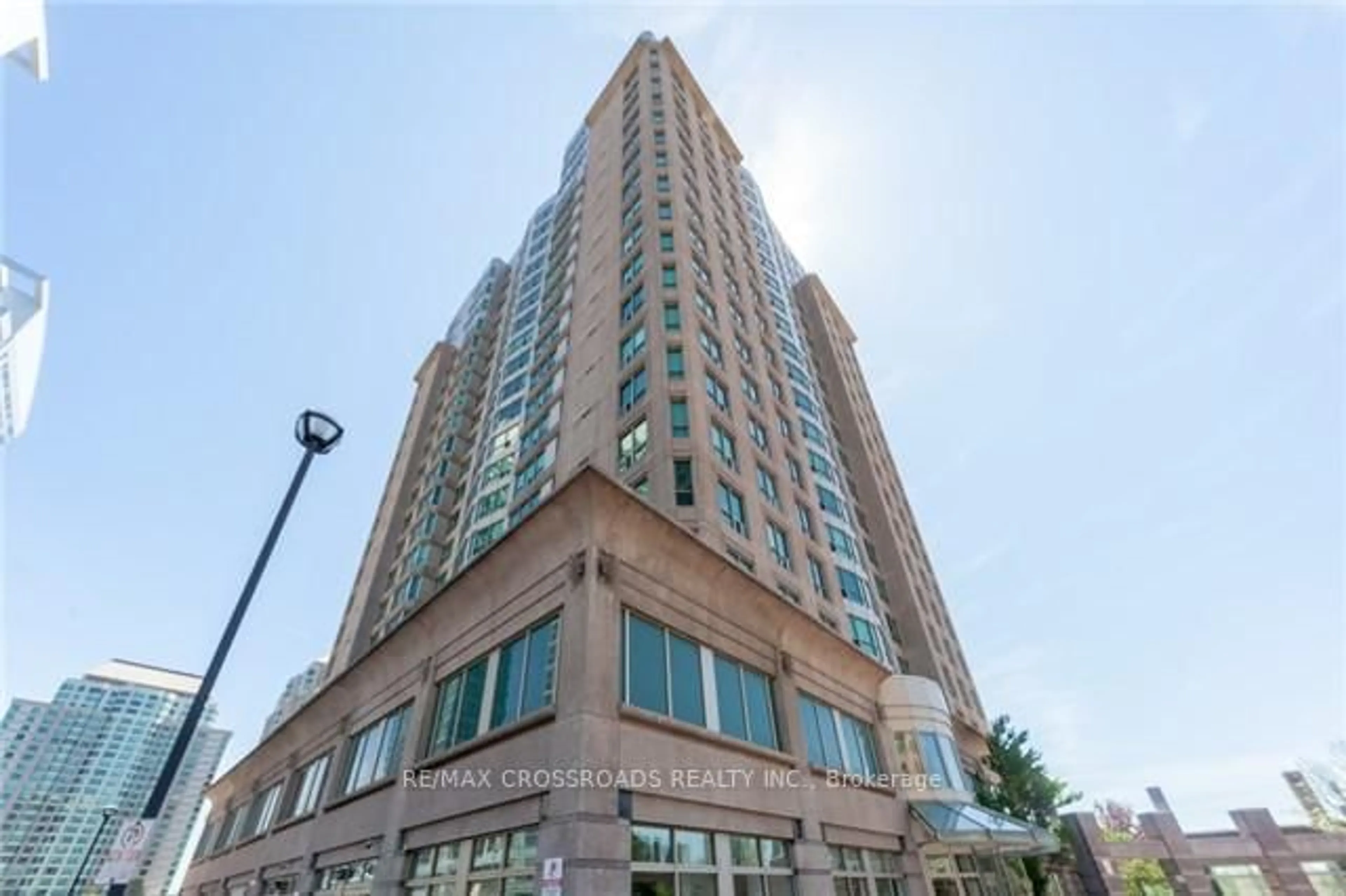 Indoor foyer for 8 Lee Centre Dr #2112, Toronto Ontario M1H 3H8