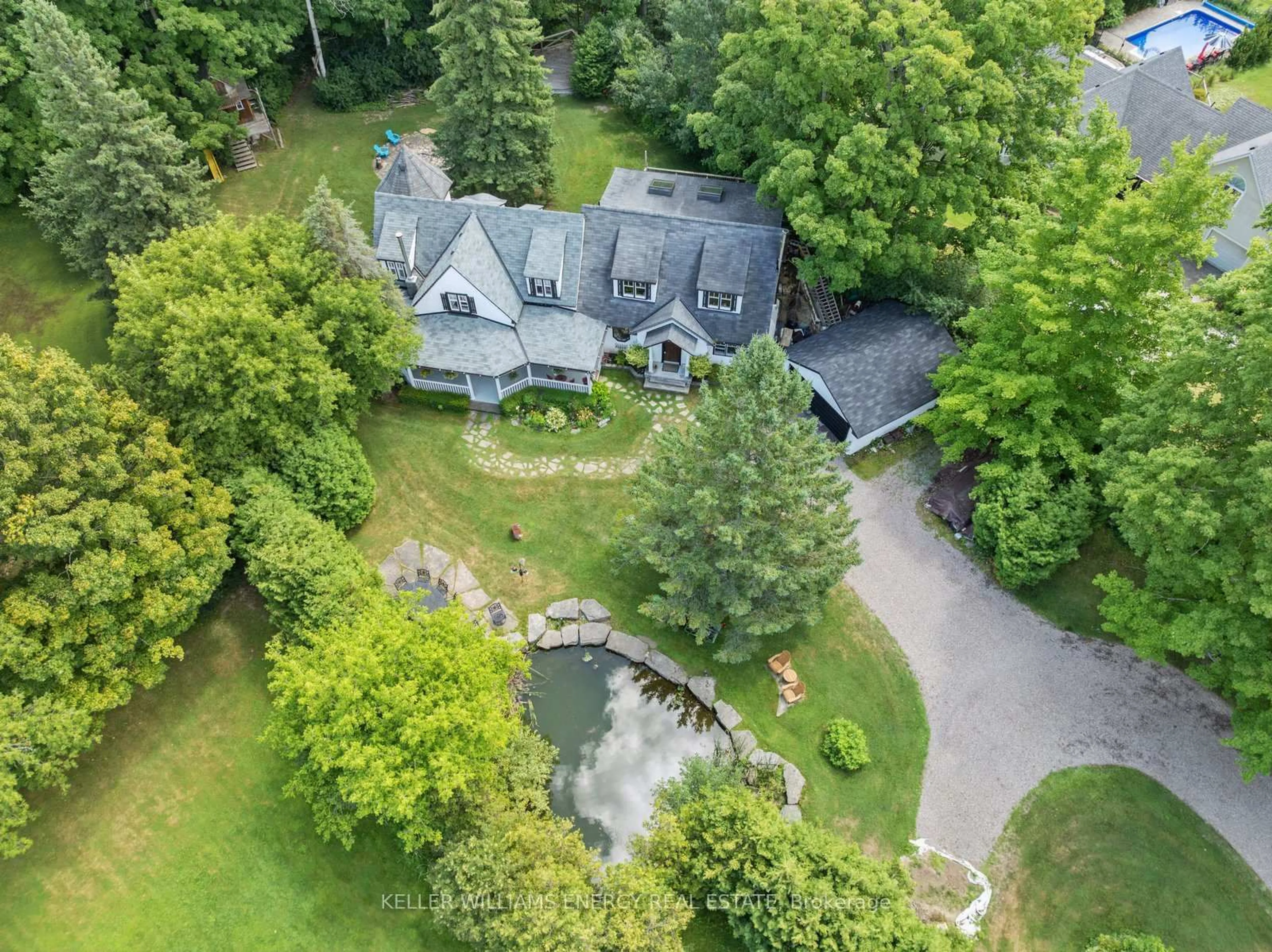 A pic from outside/outdoor area/front of a property/back of a property/a pic from drone, unknown for 1775 Track St, Pickering Ontario L1Y 1B8
