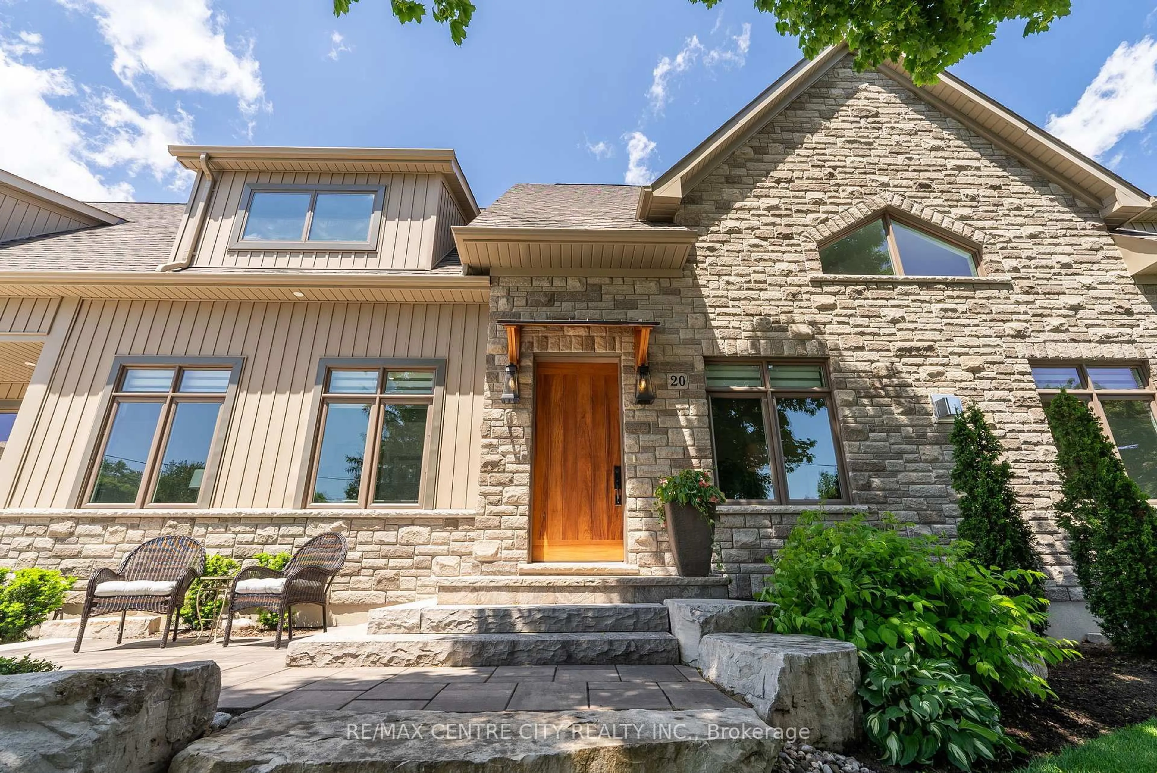 Home with brick exterior material, street for 20 Eastwood Ave, Oshawa Ontario L1G 3Y6