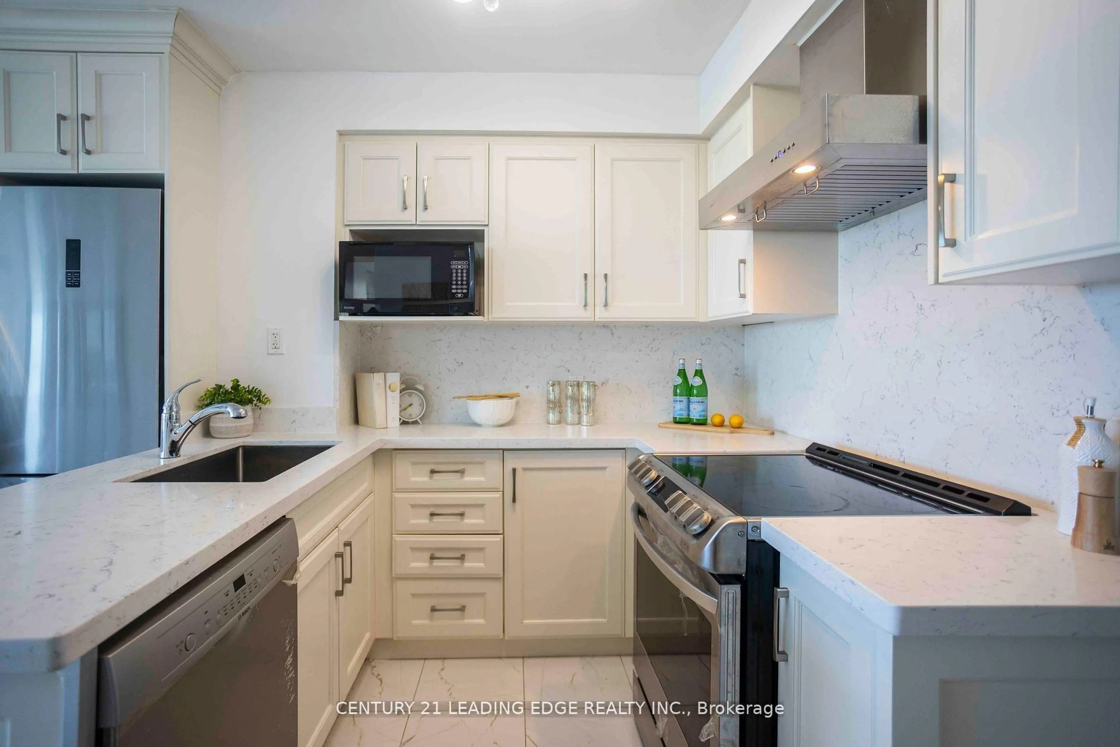 Standard kitchen, unknown for 38 Lee Centre Dr #2112, Toronto Ontario M1H 3J7
