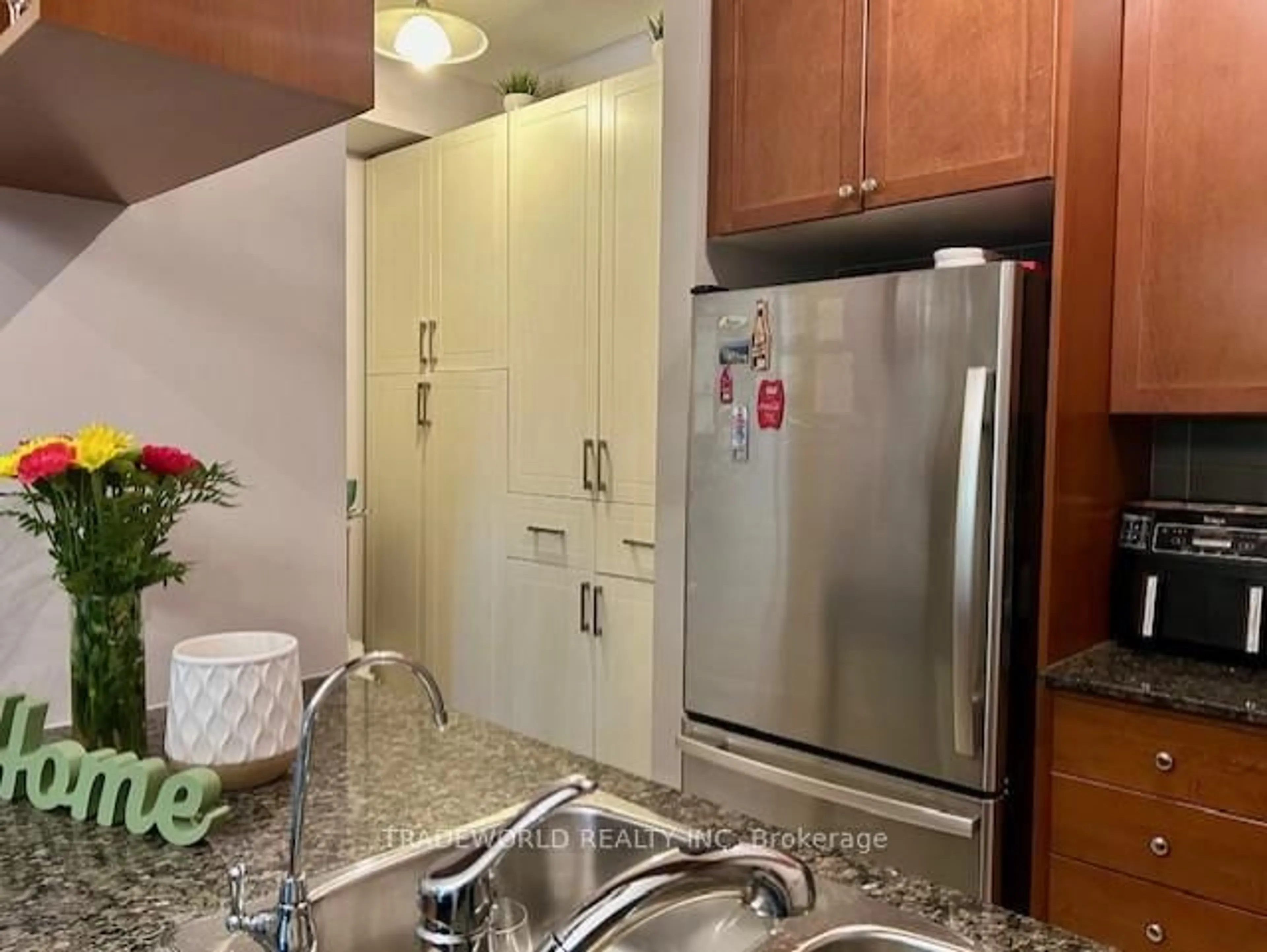 Standard kitchen, unknown for 310 Village Green Sq #TH#38, Toronto Ontario M1S 0L1