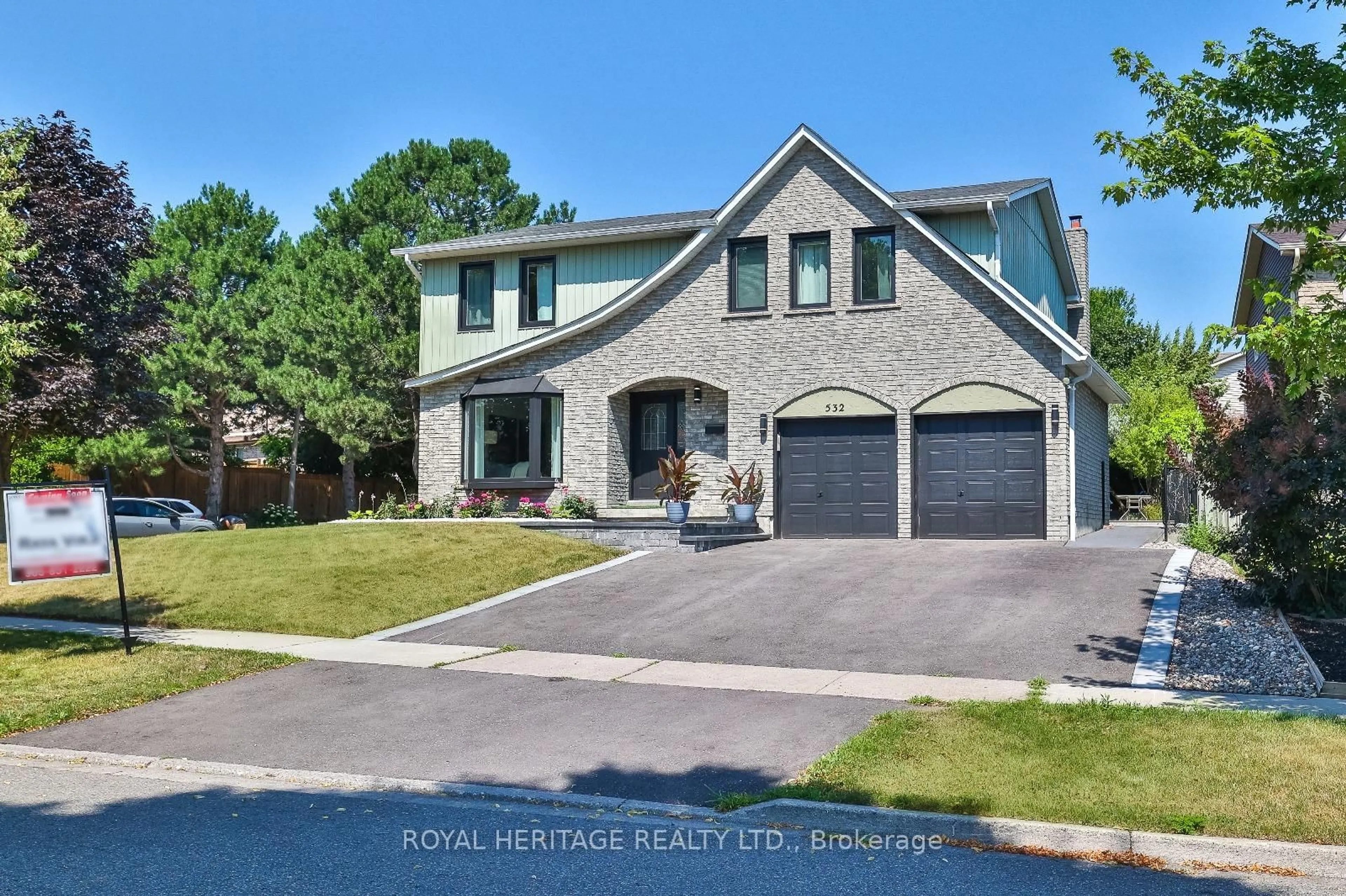 Home with brick exterior material, street for 532 Powell Rd, Whitby Ontario L1N 6Y7