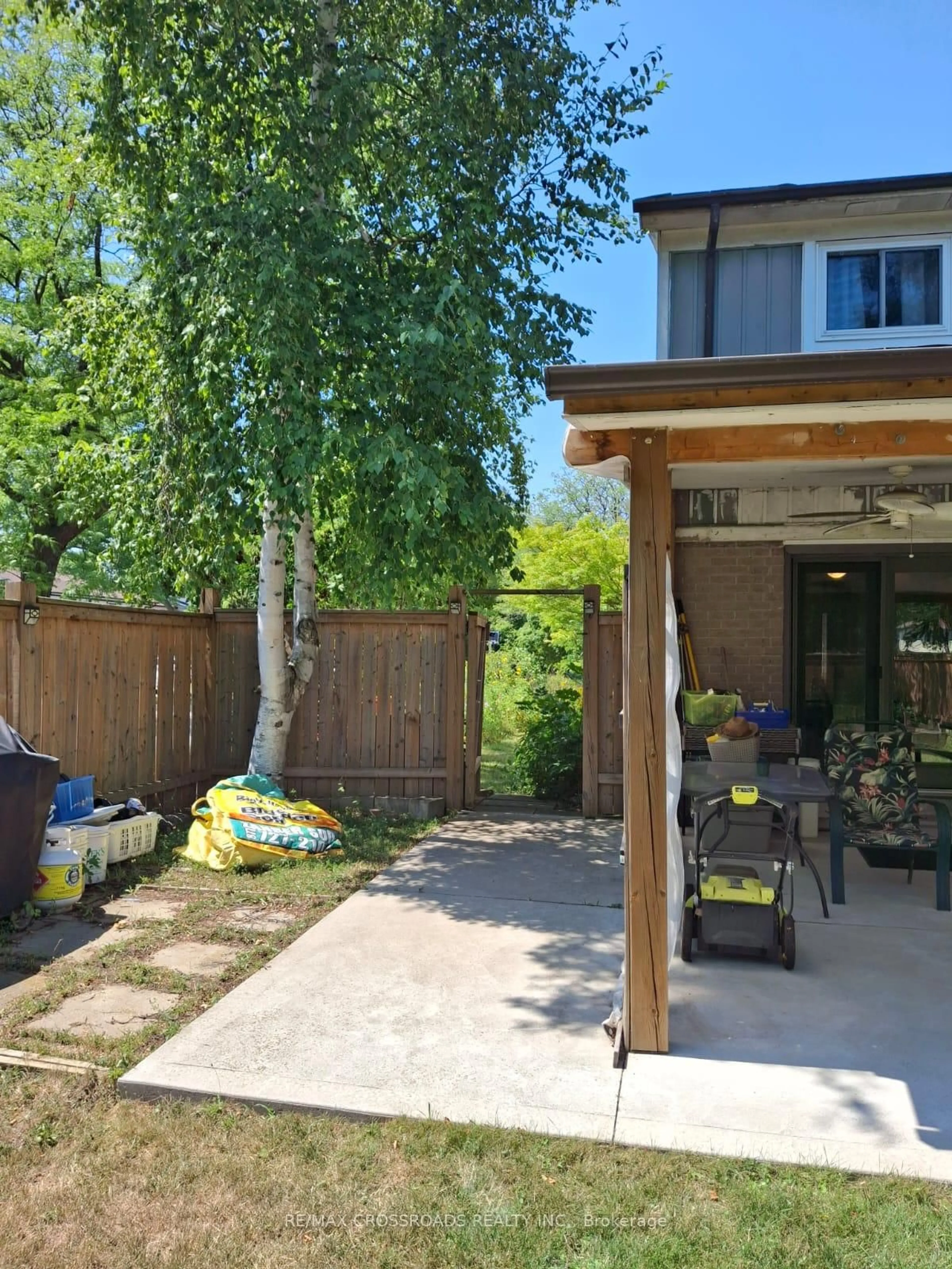 Patio, street for 66 Bushwood Crt, Toronto Ontario M1B 2T1