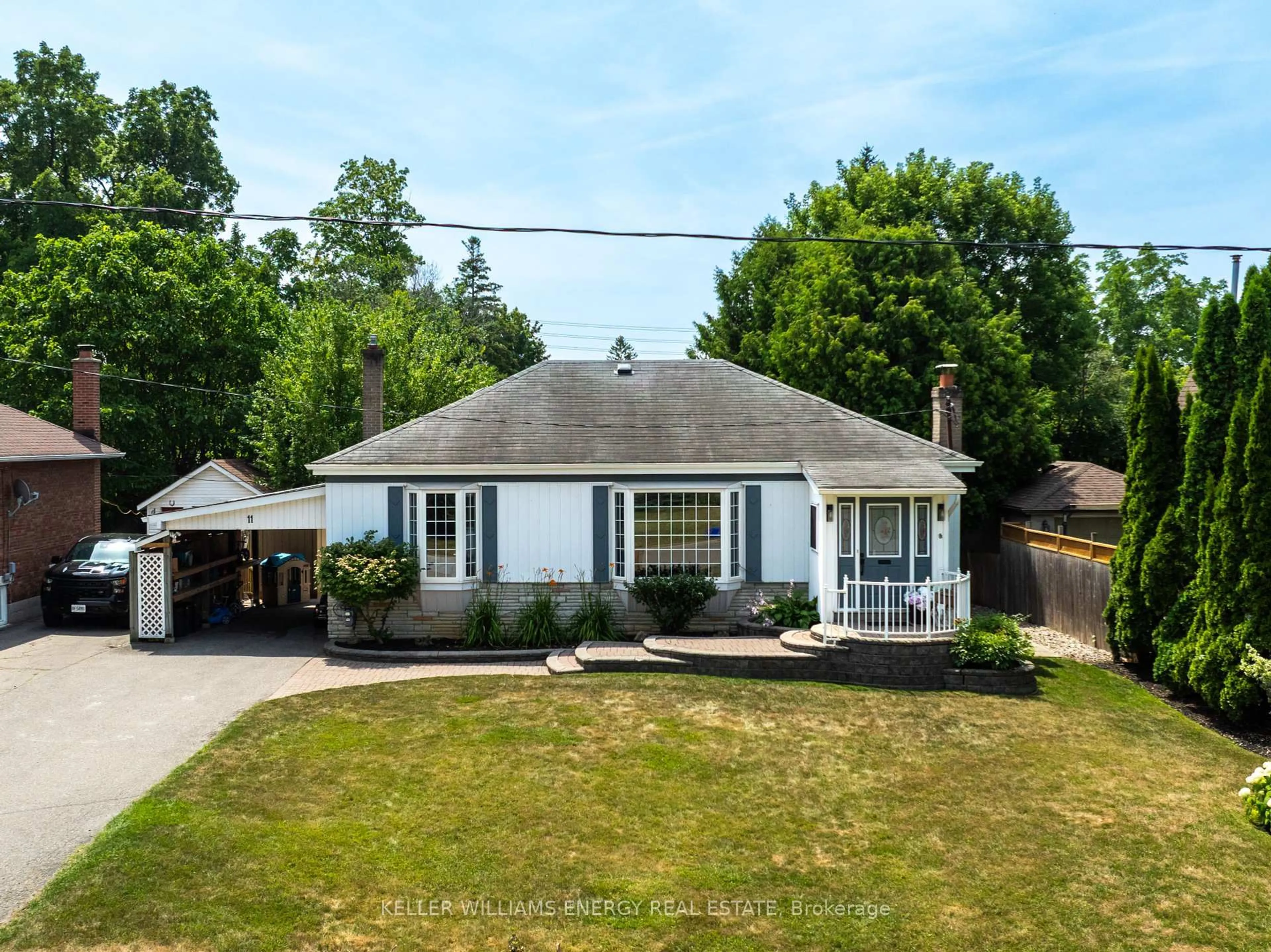A pic from outside/outdoor area/front of a property/back of a property/a pic from drone, street for 11 Sherwood Rd, Ajax Ontario L1T 2Y4