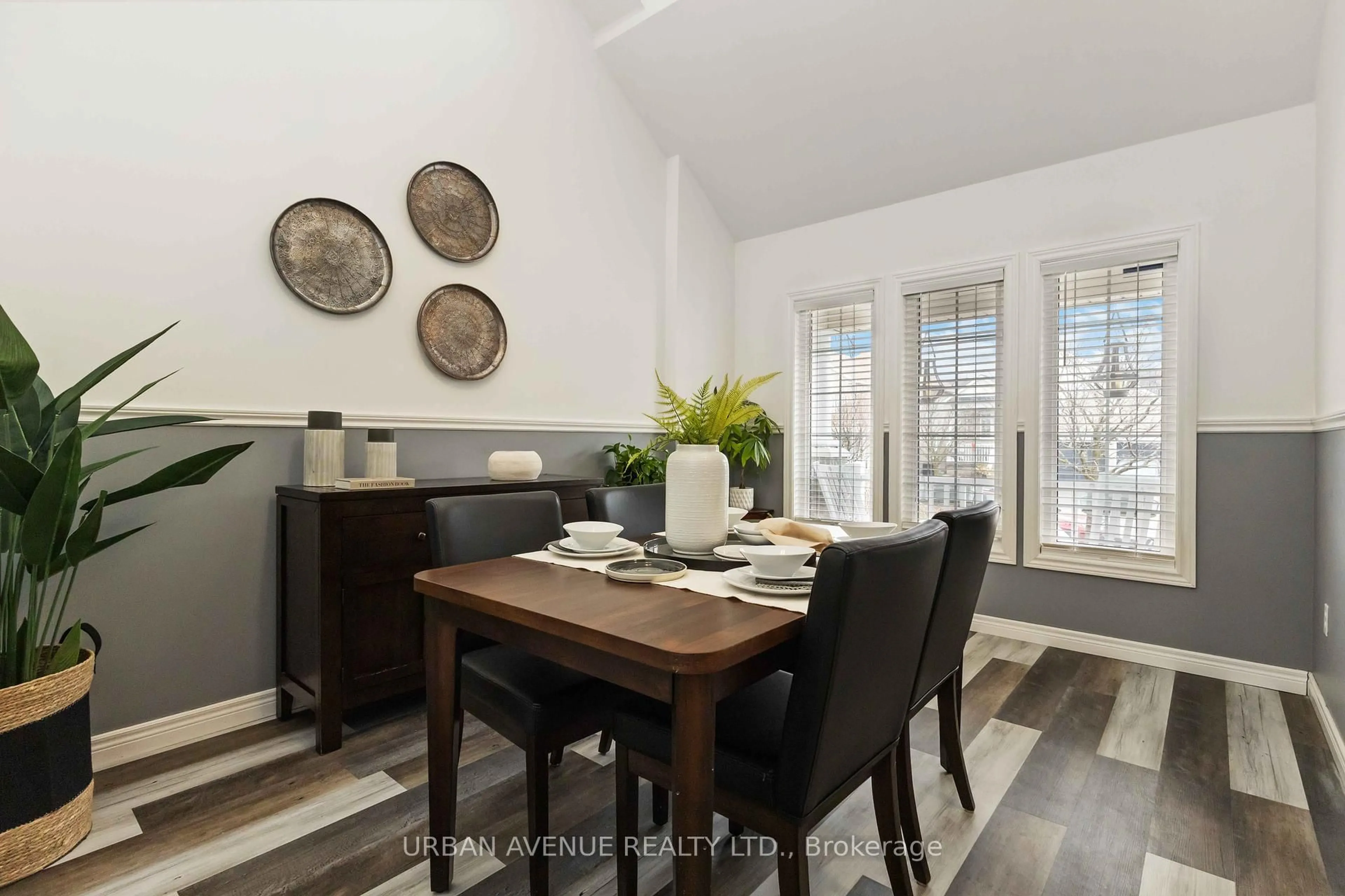 Dining room, unknown for 25 Bianca Dr, Whitby Ontario L1M 2J3