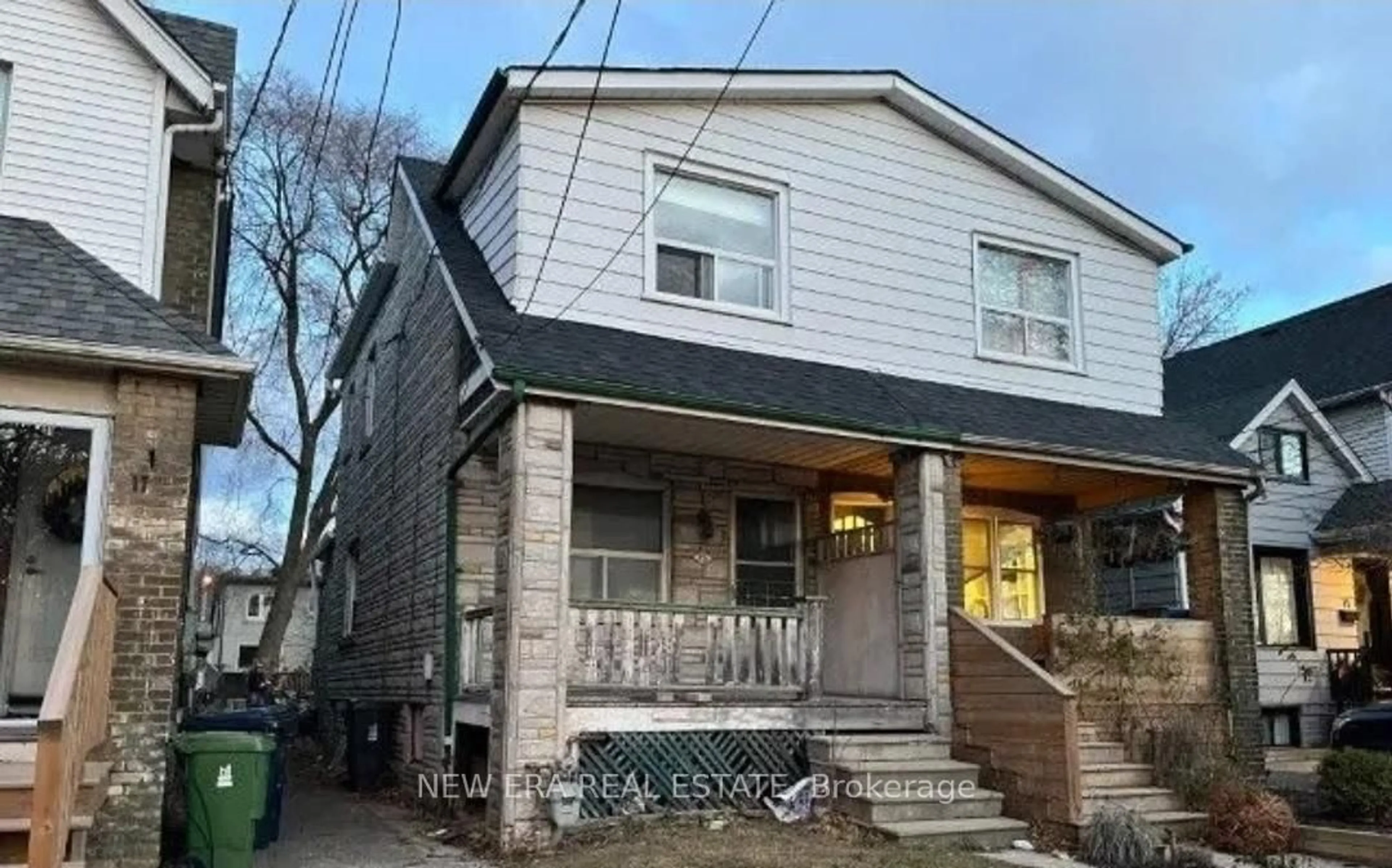 Unknown for 15 Eastdale Ave, Toronto Ontario M4C 4Z8