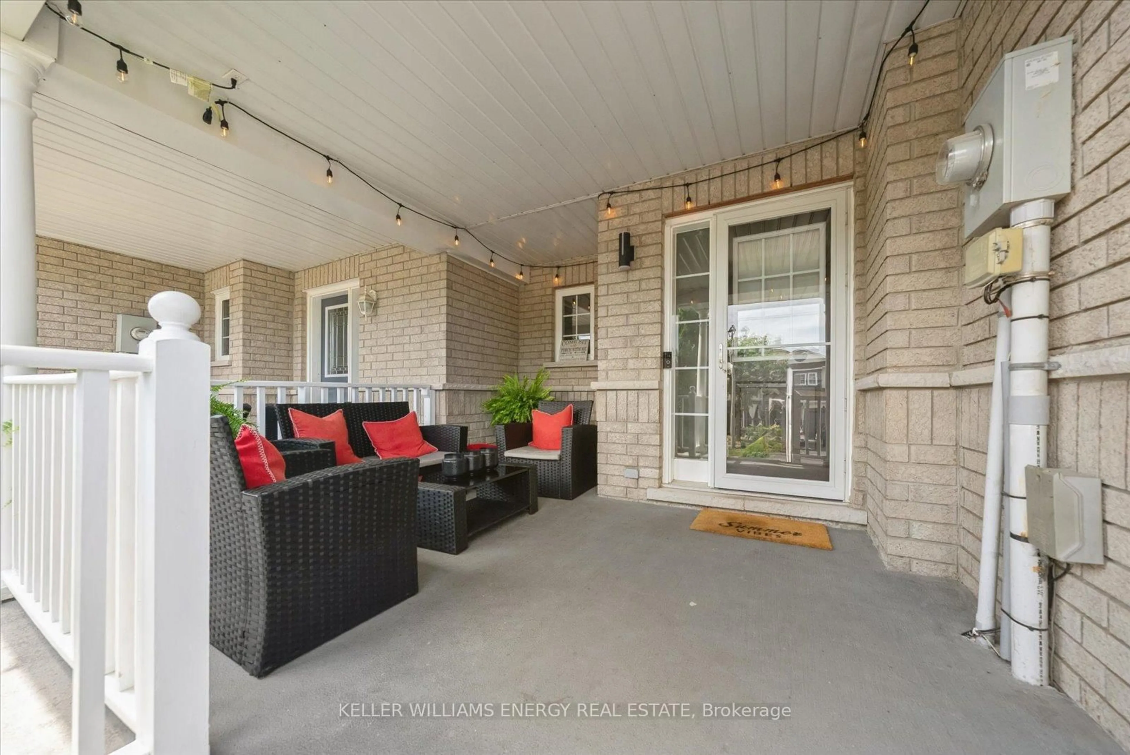 Patio, street for 32 Corianne Ave, Whitby Ontario L1M 2J2