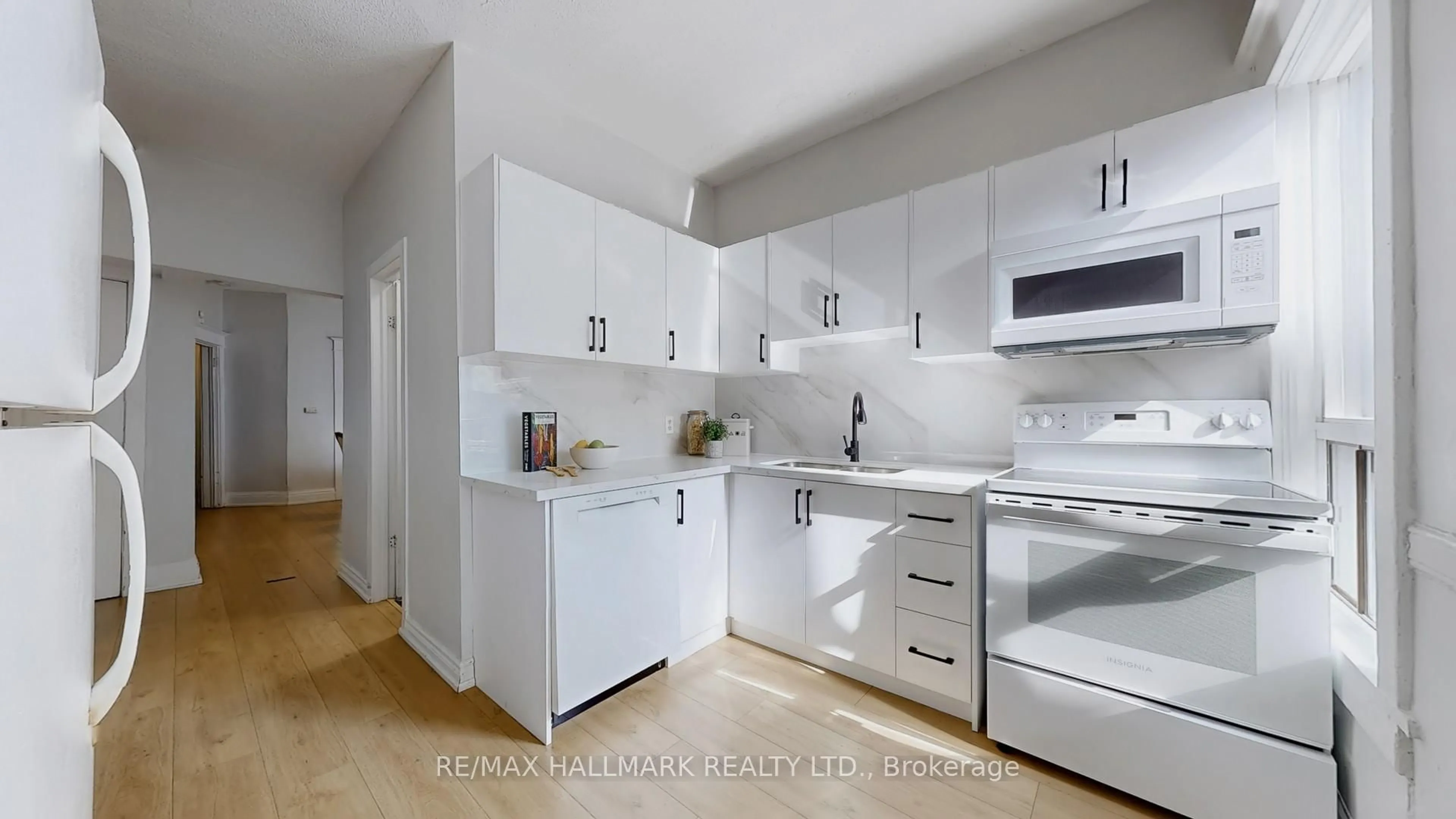 Standard kitchen, unknown for 28 Caroline Ave, Toronto Ontario M4M 1H5