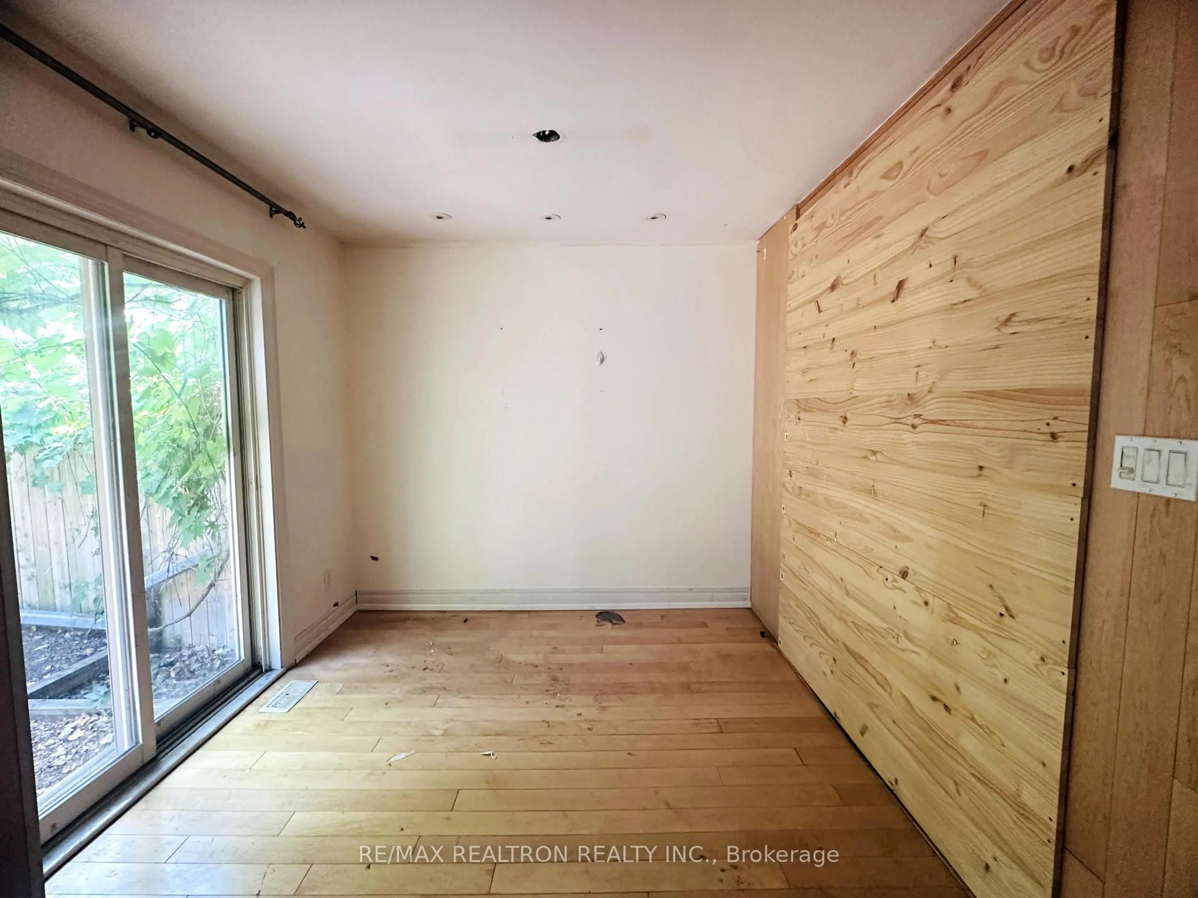A pic of a room for 11 Templeton Crt, Toronto Ontario M1E 2C3