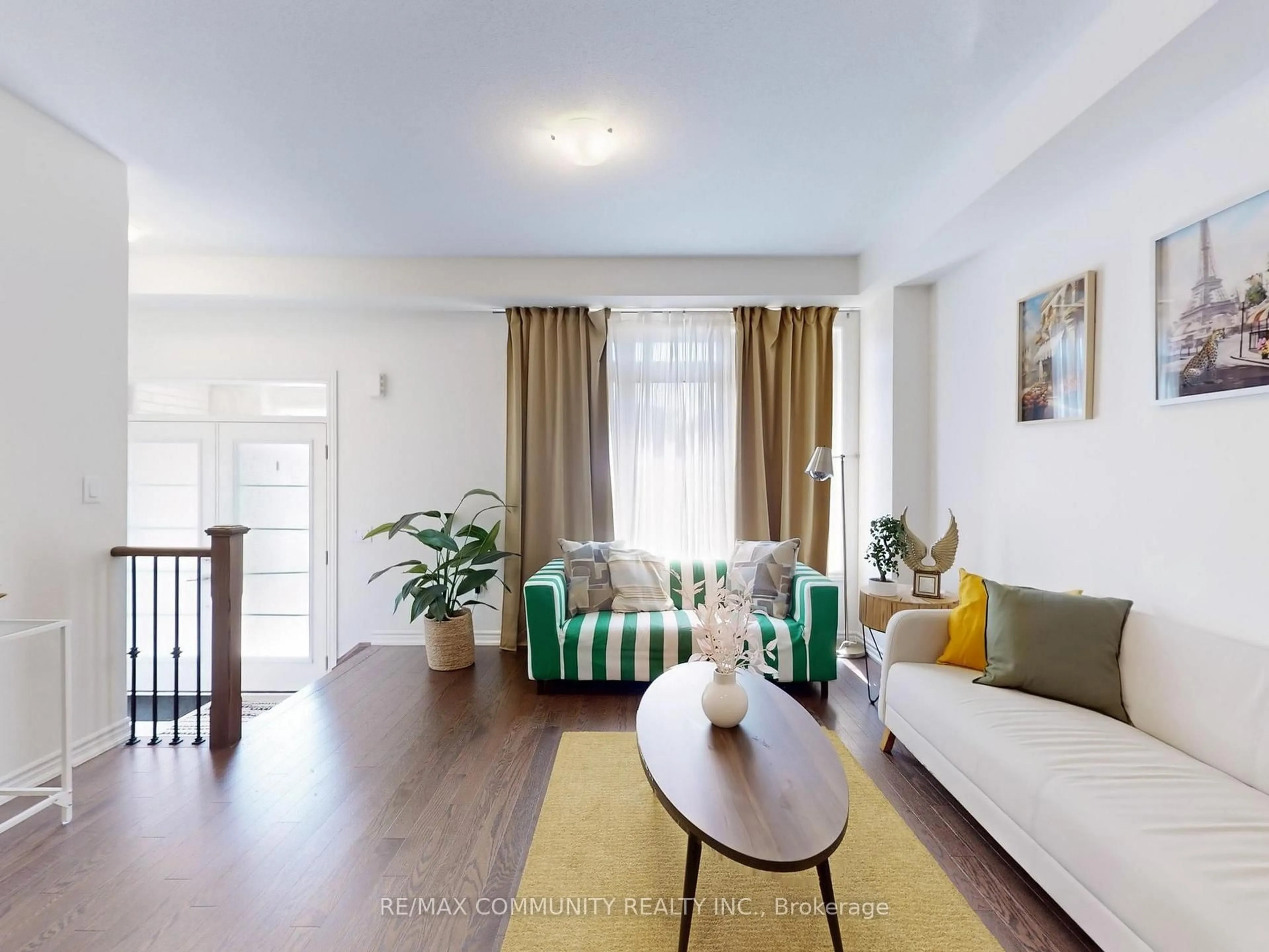Living room with furniture, unknown for 474 Twin Streams Rd, Whitby Ontario L1P 0P5