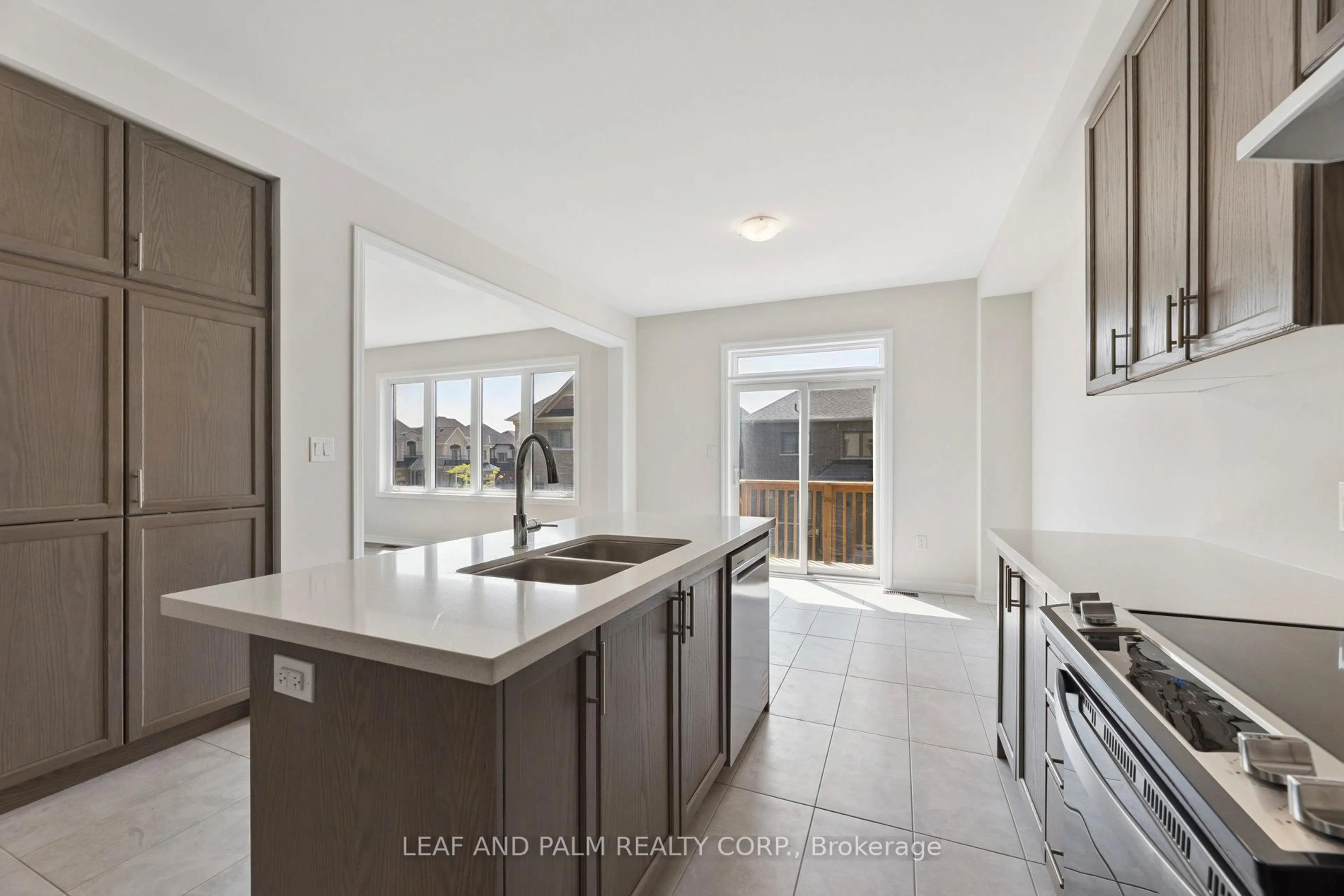 Open concept kitchen, ceramic/tile floor for 7 Ed Ewert Ave, Clarington Ontario L1B 0W7
