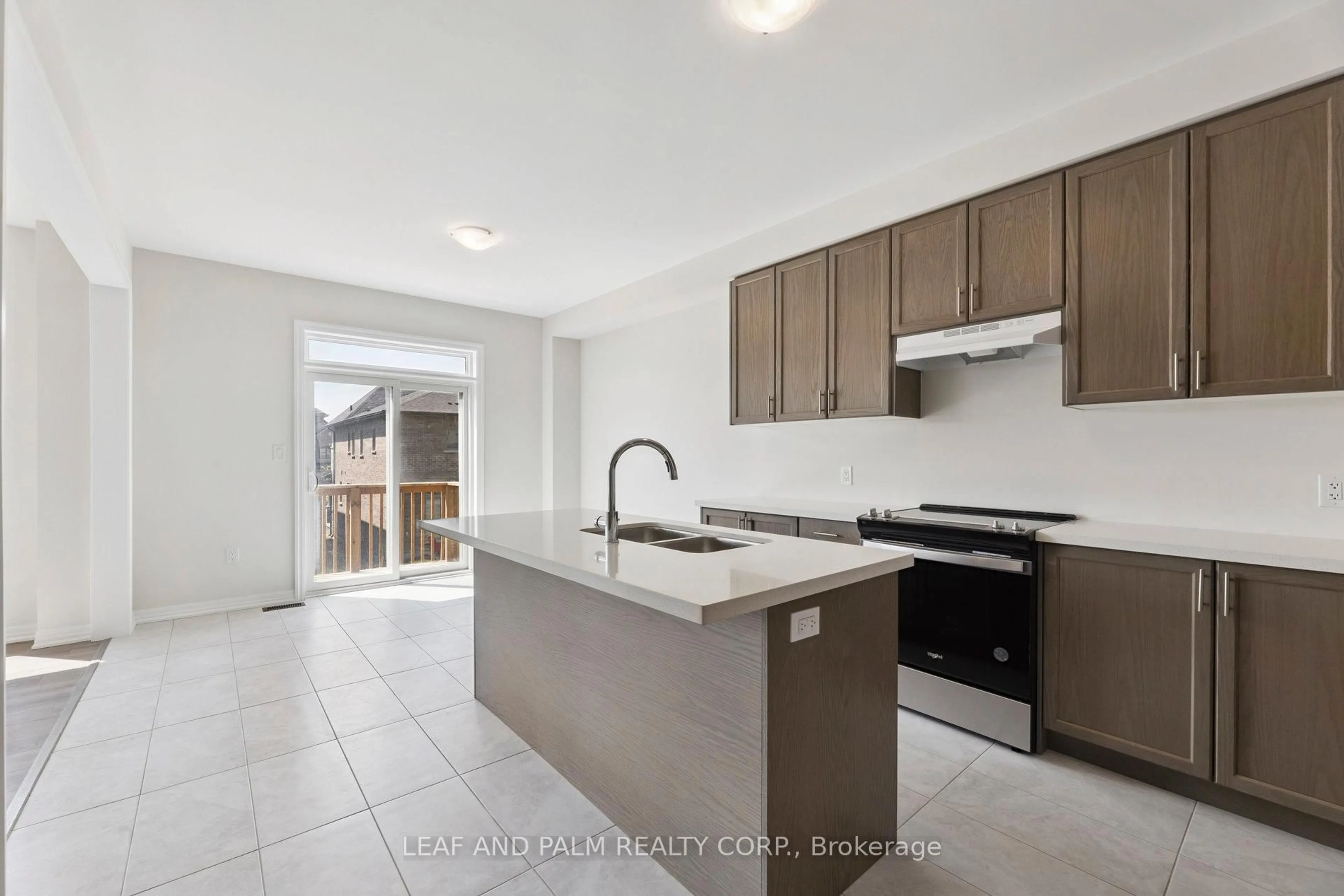Open concept kitchen, unknown for 7 Ed Ewert Ave, Clarington Ontario L1B 0W7