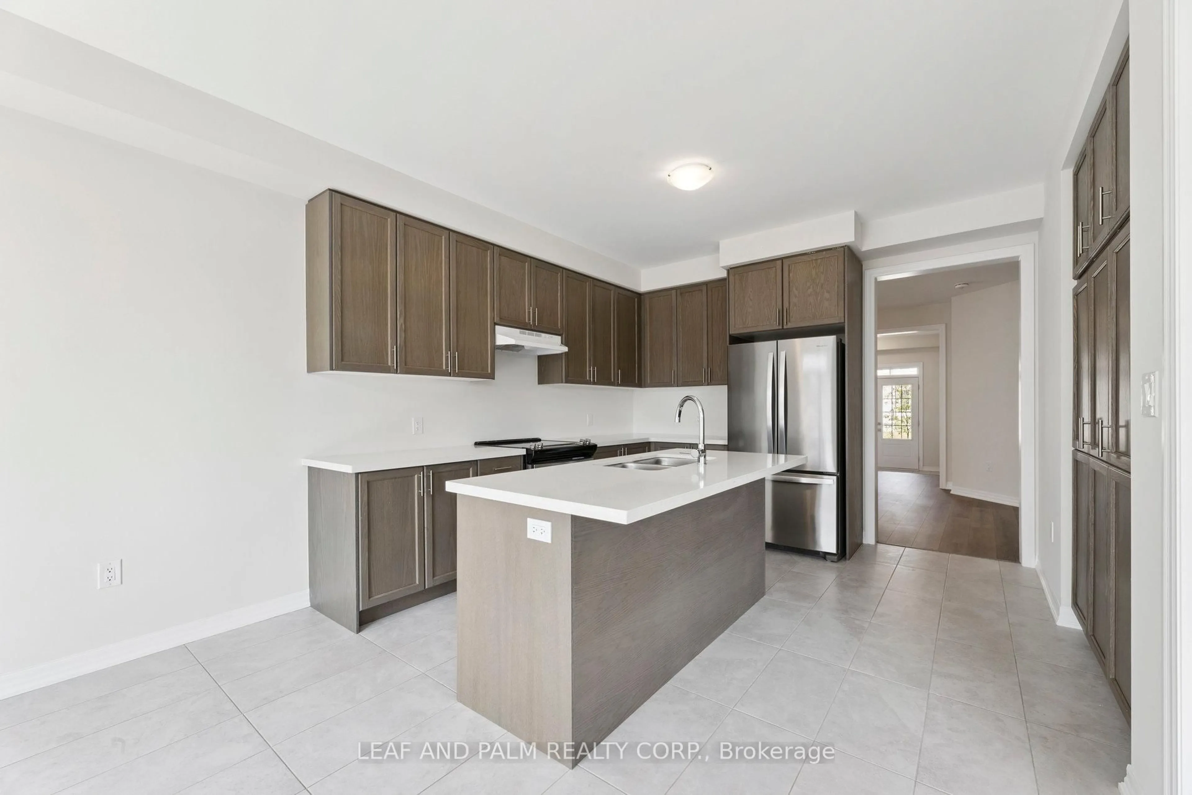 Standard kitchen, unknown for 7 Ed Ewert Ave, Clarington Ontario L1B 0W7