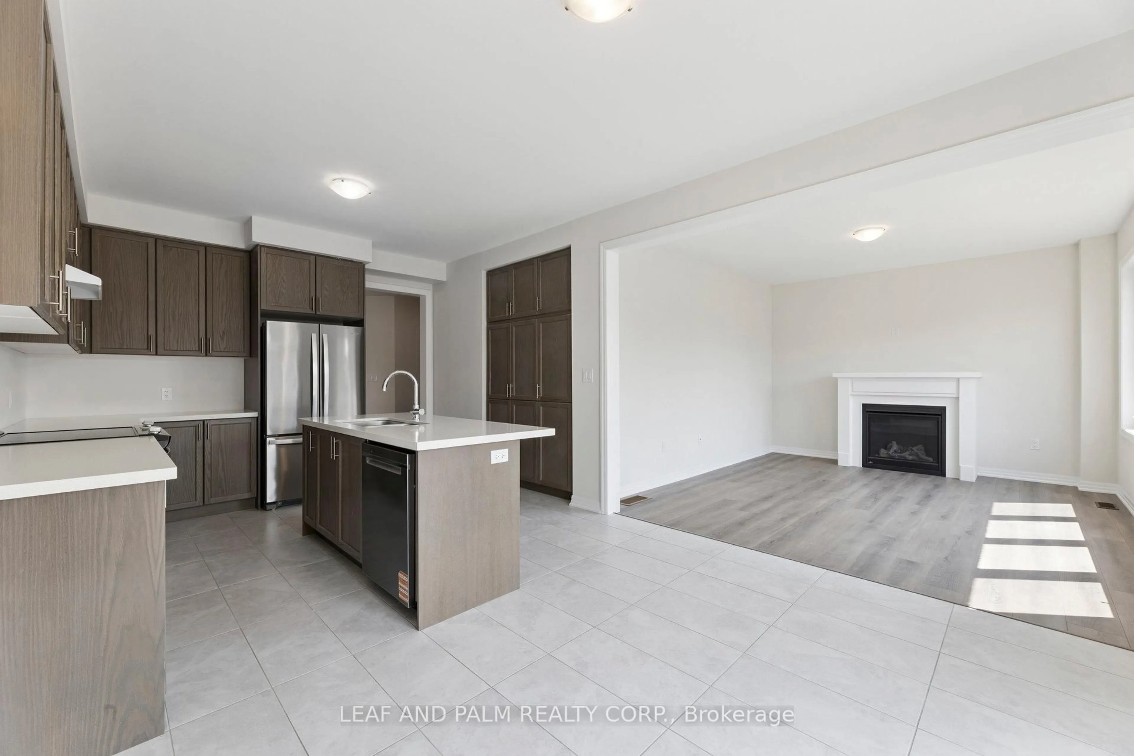 Open concept kitchen, unknown for 7 Ed Ewert Ave, Clarington Ontario L1B 0W7