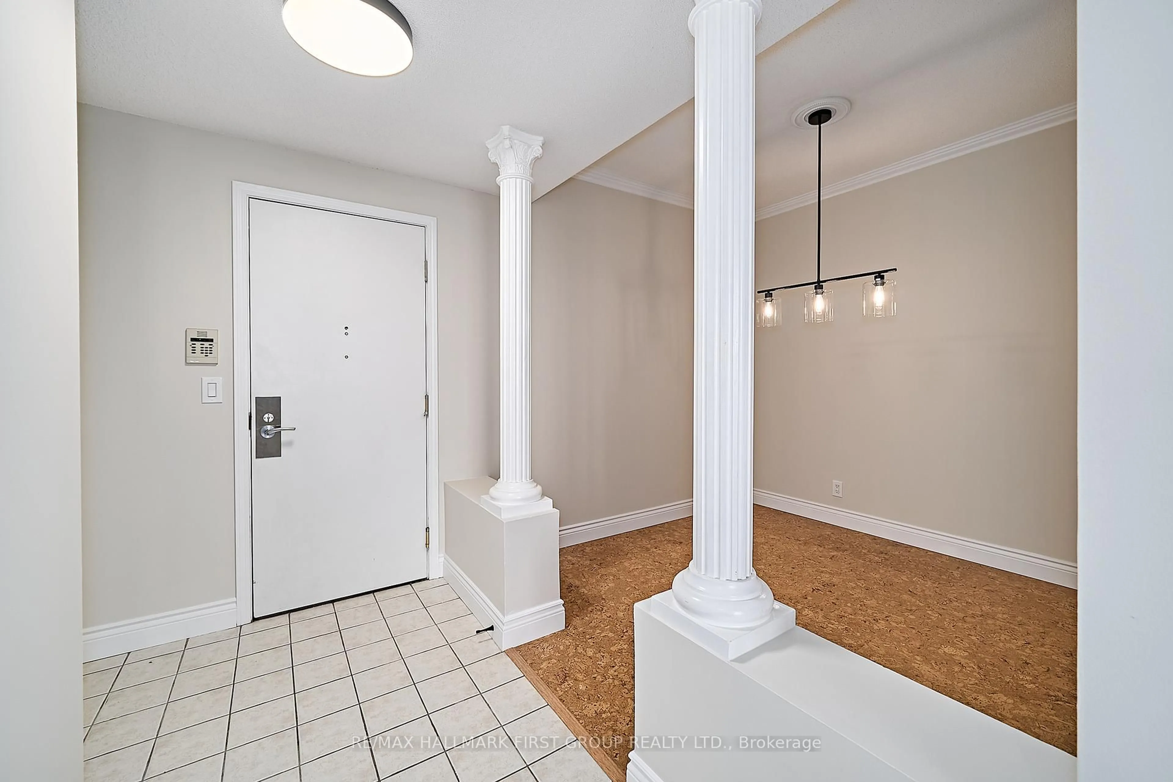 Indoor foyer for 1000 The Esplanade Rd #1716, Pickering Ontario L1V 6V4