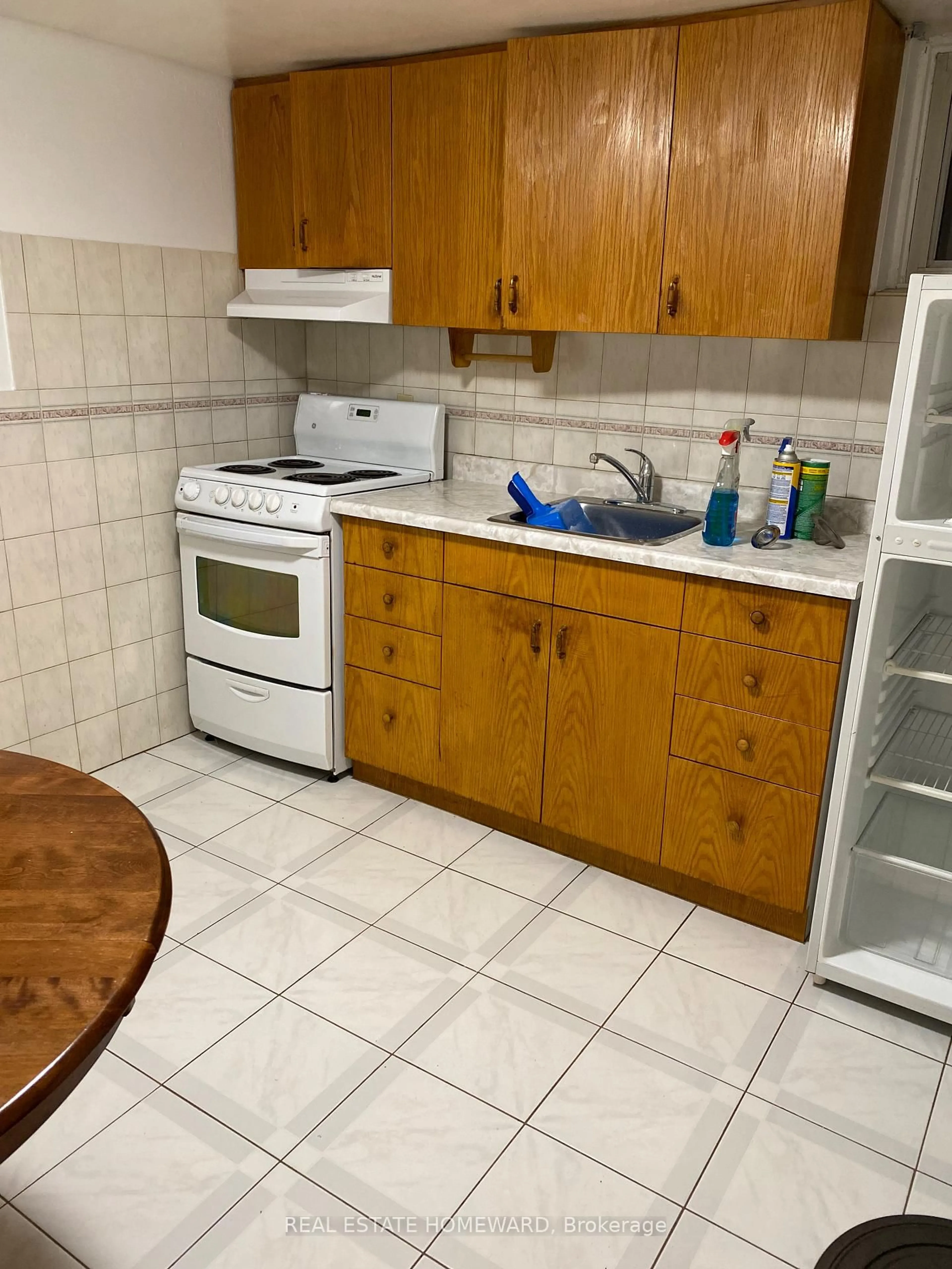 Standard kitchen, unknown for 7 Dunlop Ave, Toronto Ontario M1K 1K8