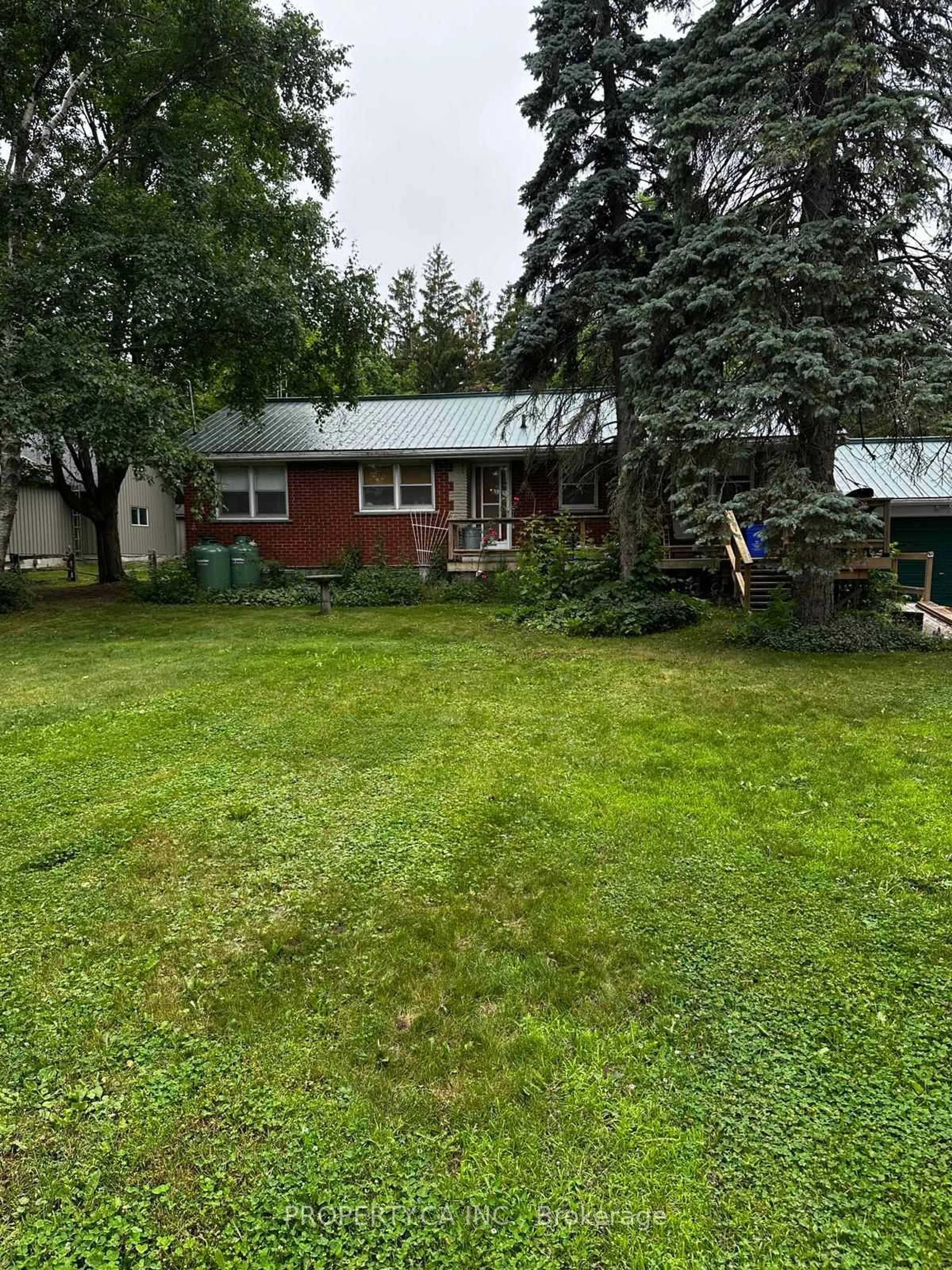 A pic from outside/outdoor area/front of a property/back of a property/a pic from drone, street for 8950 Baldwin St, Whitby Ontario L0B 1A0