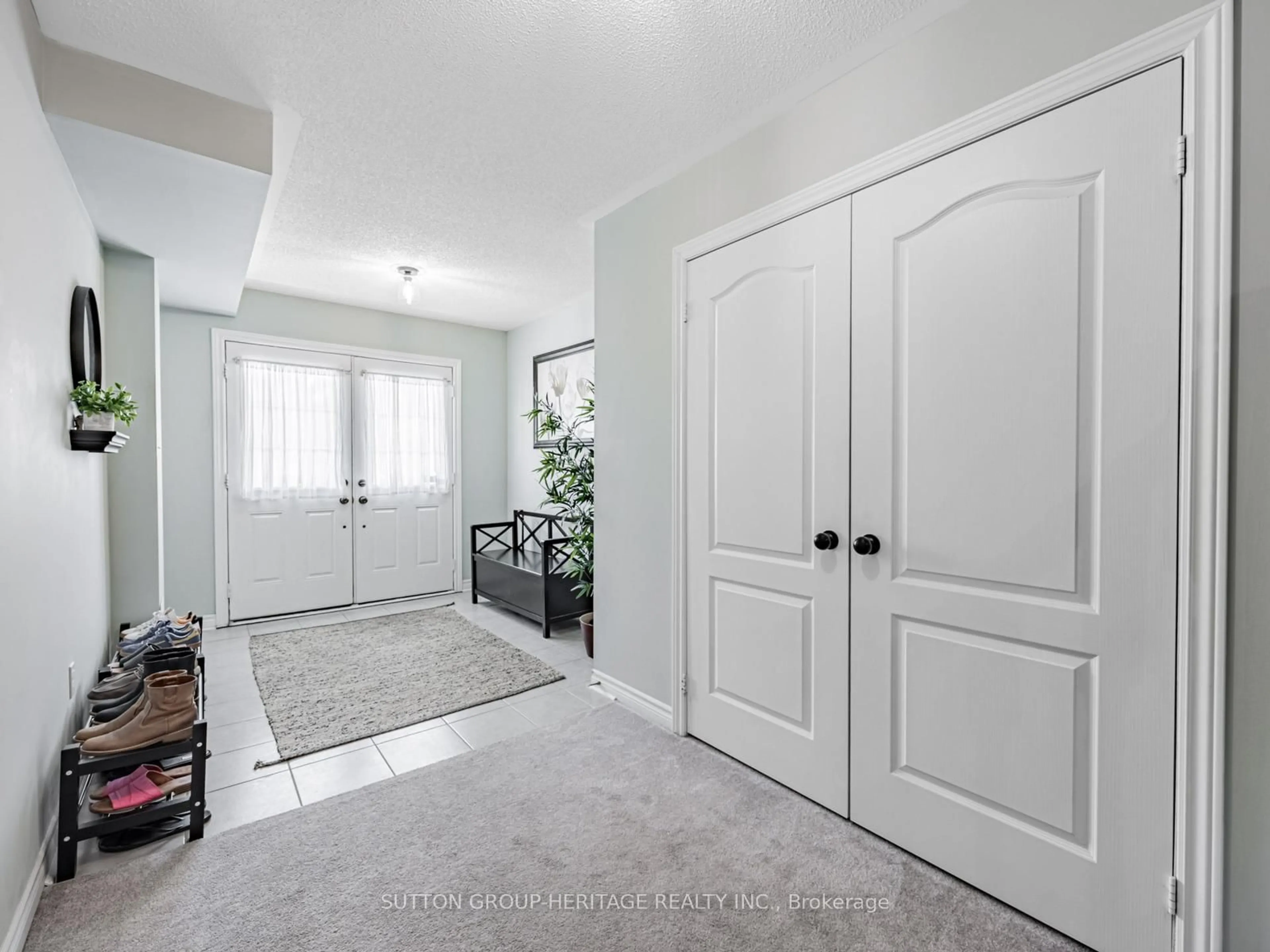 Indoor entryway for 1544 Winville Rd, Pickering Ontario L1X 0C5