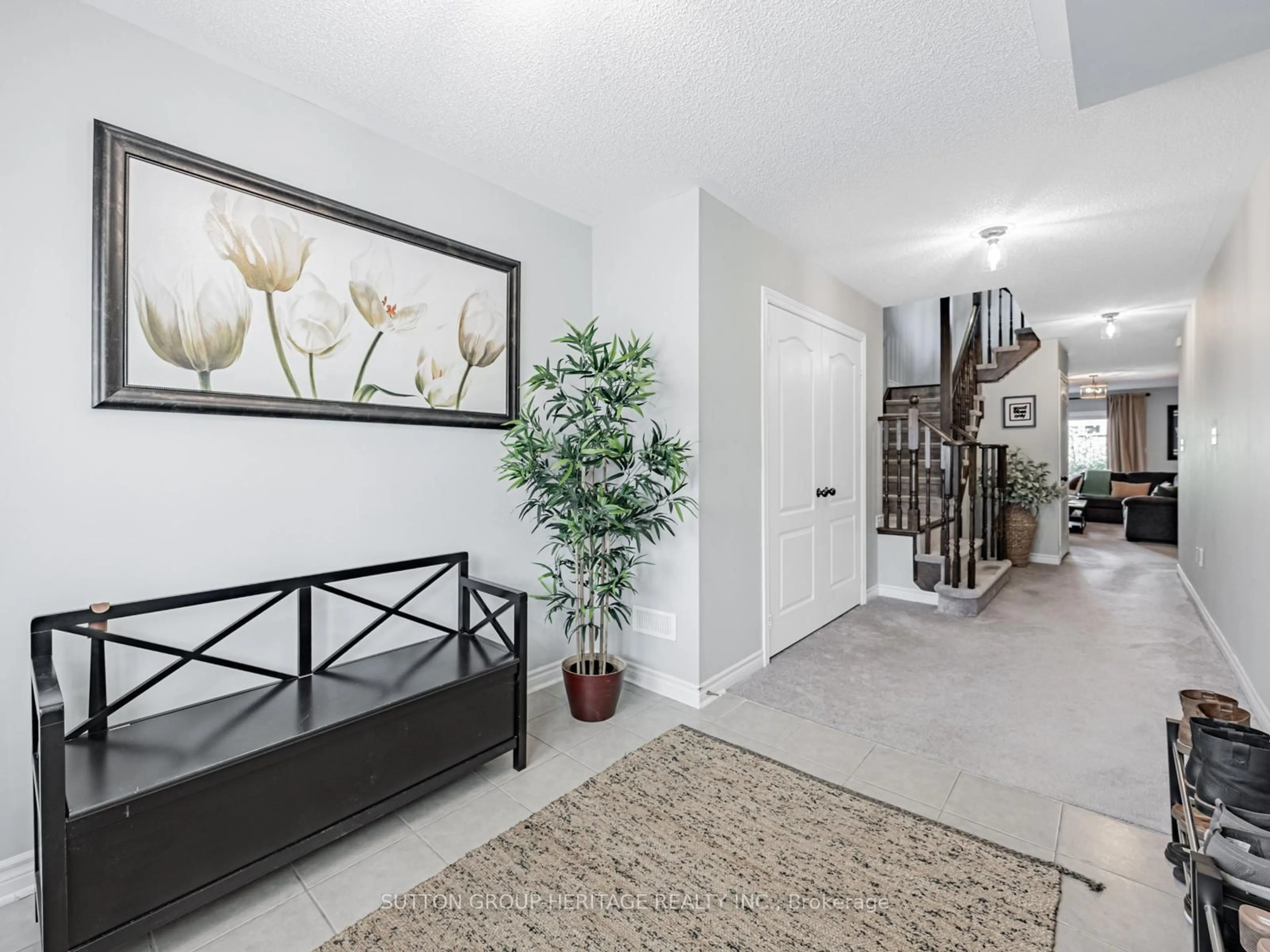 Indoor entryway for 1544 Winville Rd, Pickering Ontario L1X 0C5