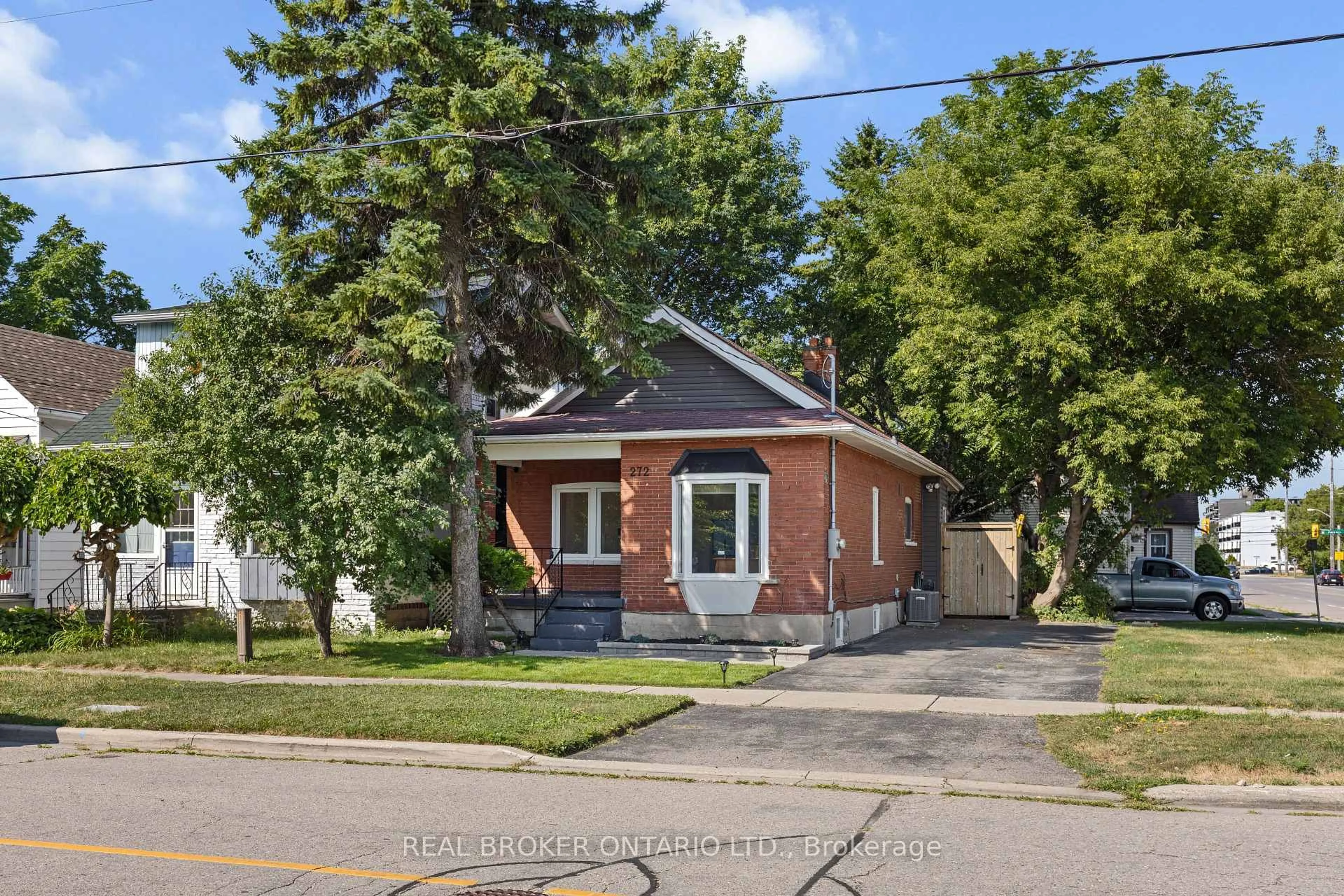 Home with brick exterior material, street for 272 Burk St, Oshawa Ontario L1J 4C4