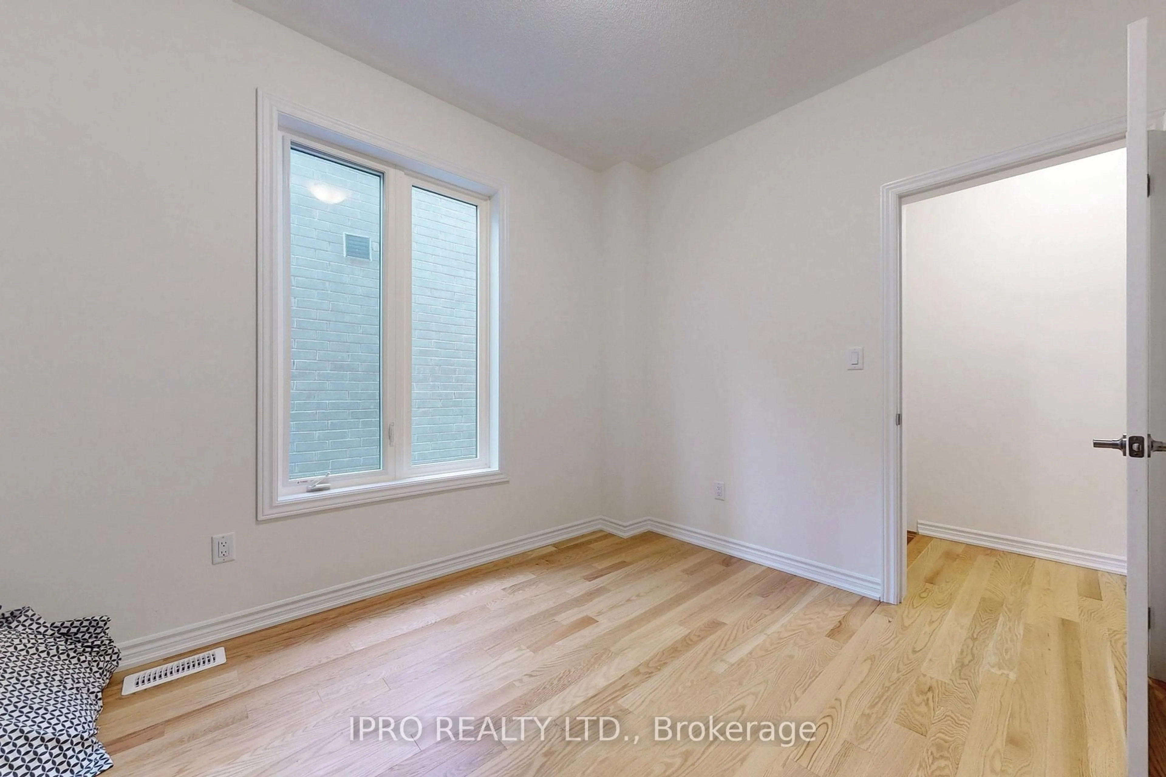 A pic of a room for 941 Rexton Dr, Oshawa Ontario L1L 0V1