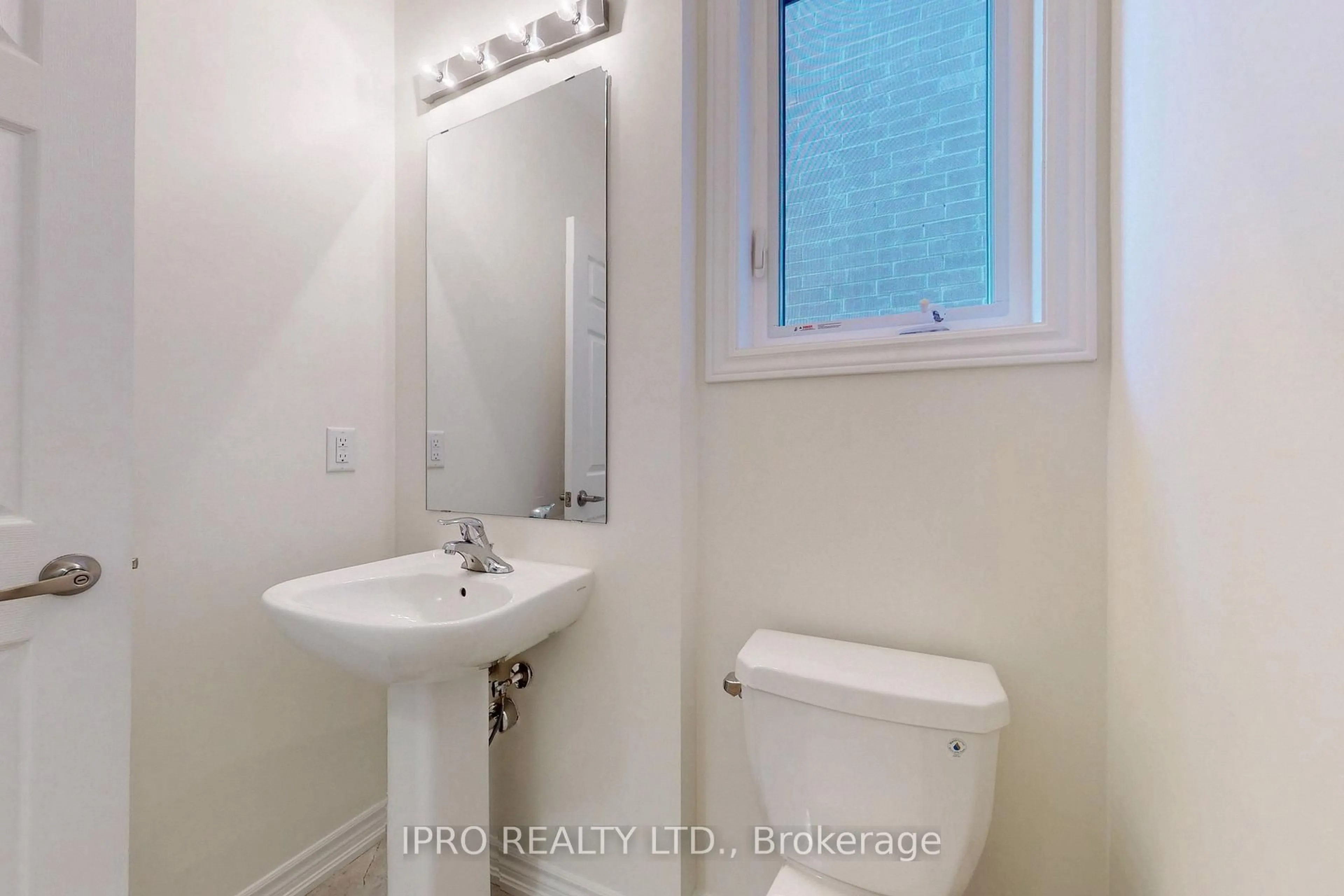 Standard bathroom, unknown for 941 Rexton Dr, Oshawa Ontario L1L 0V1
