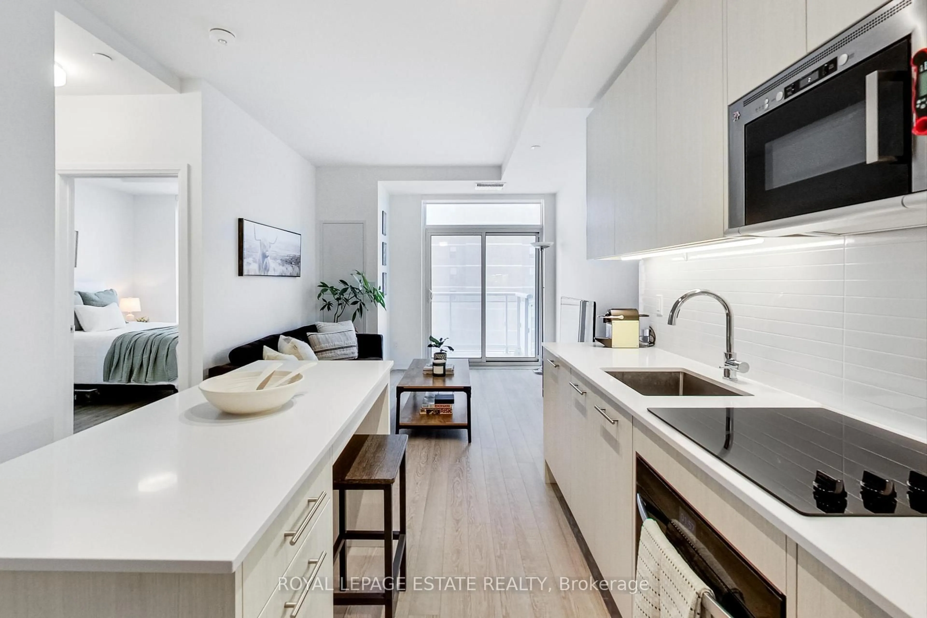 Open concept kitchen, unknown for 286 Main St #808, Toronto Ontario M4C 4X5