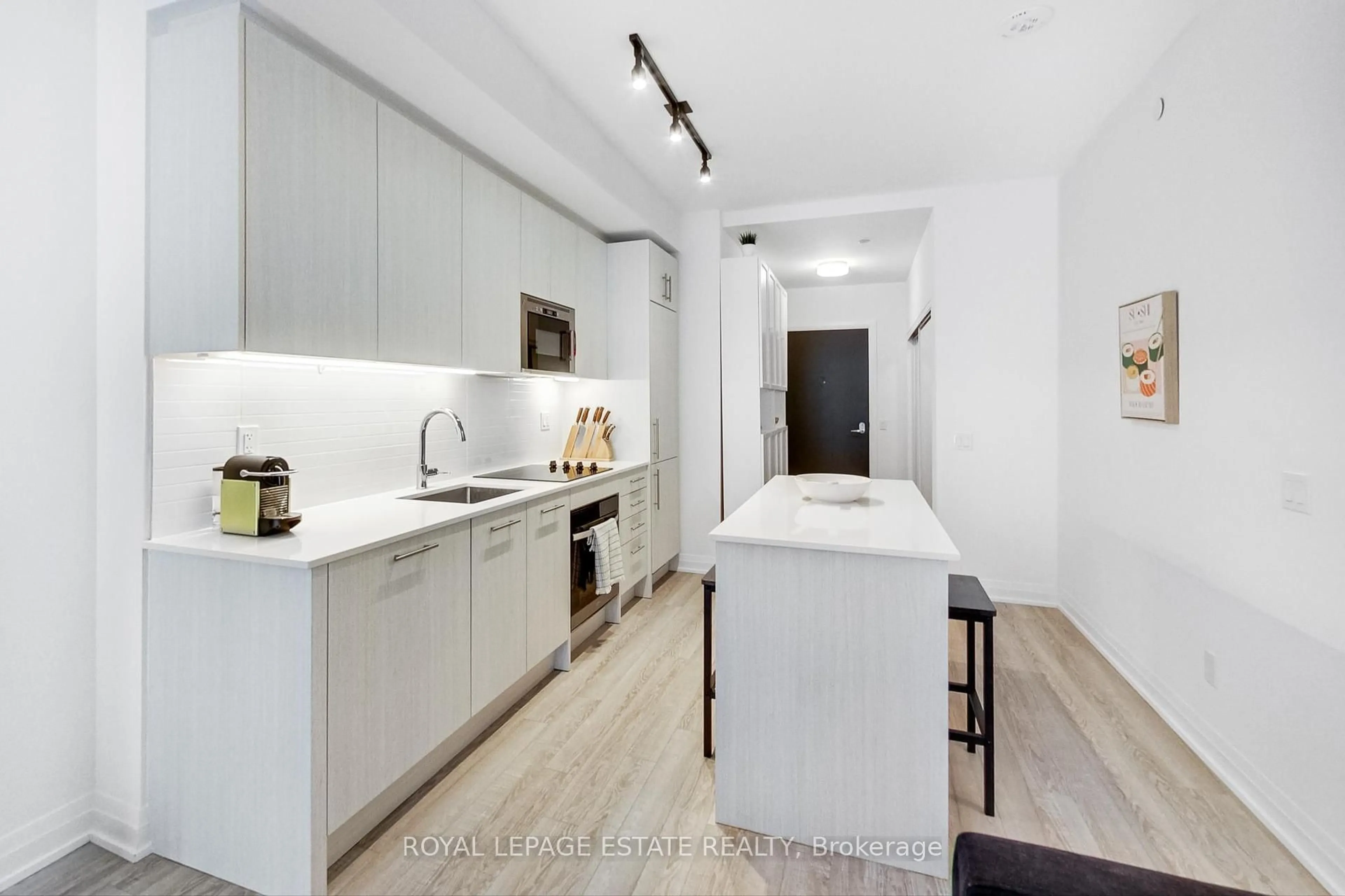 Open concept kitchen, unknown for 286 Main St #808, Toronto Ontario M4C 4X5