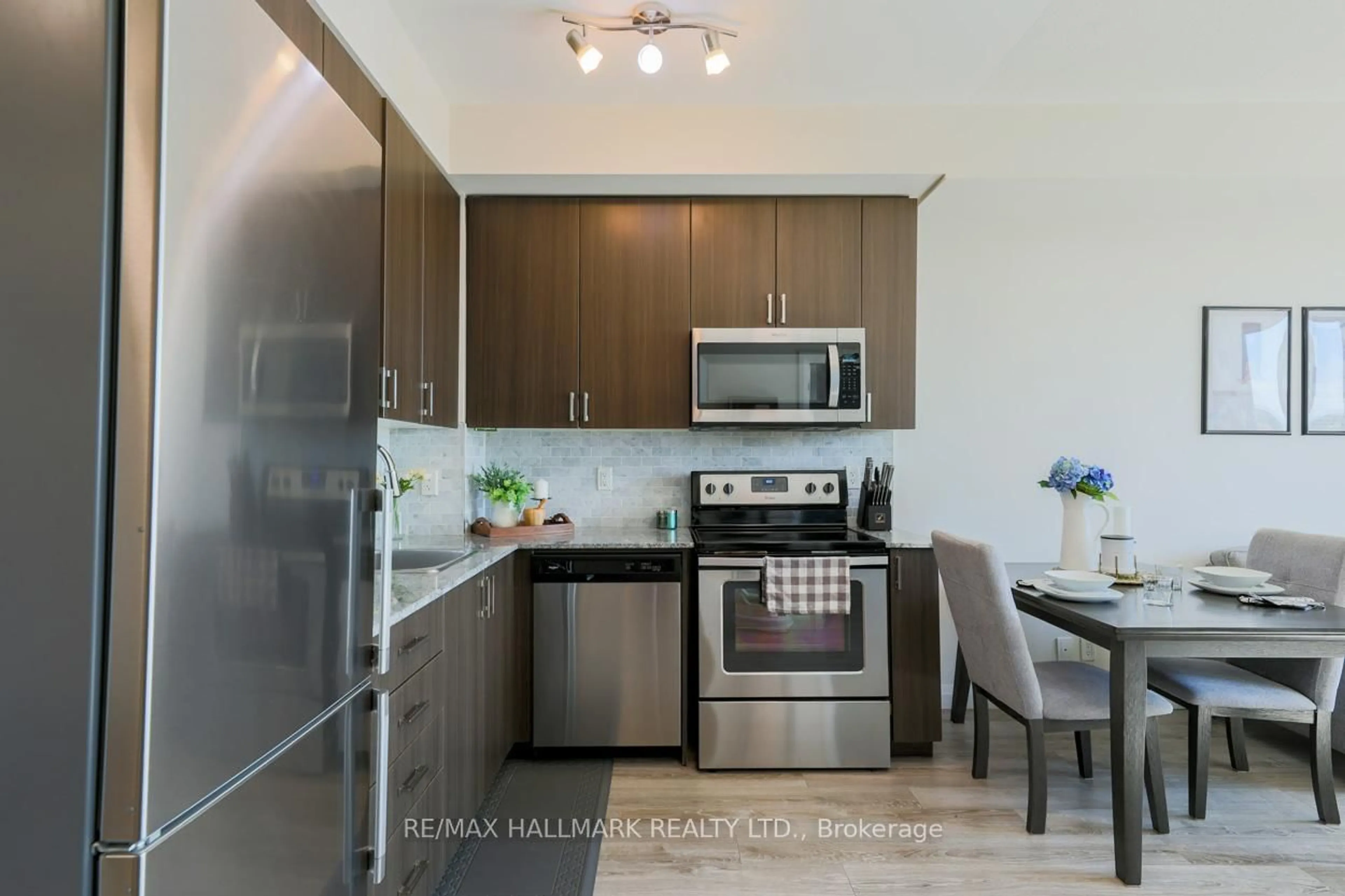 Standard kitchen, unknown for 22 East Haven Dr #818, Toronto Ontario M1N 1L9