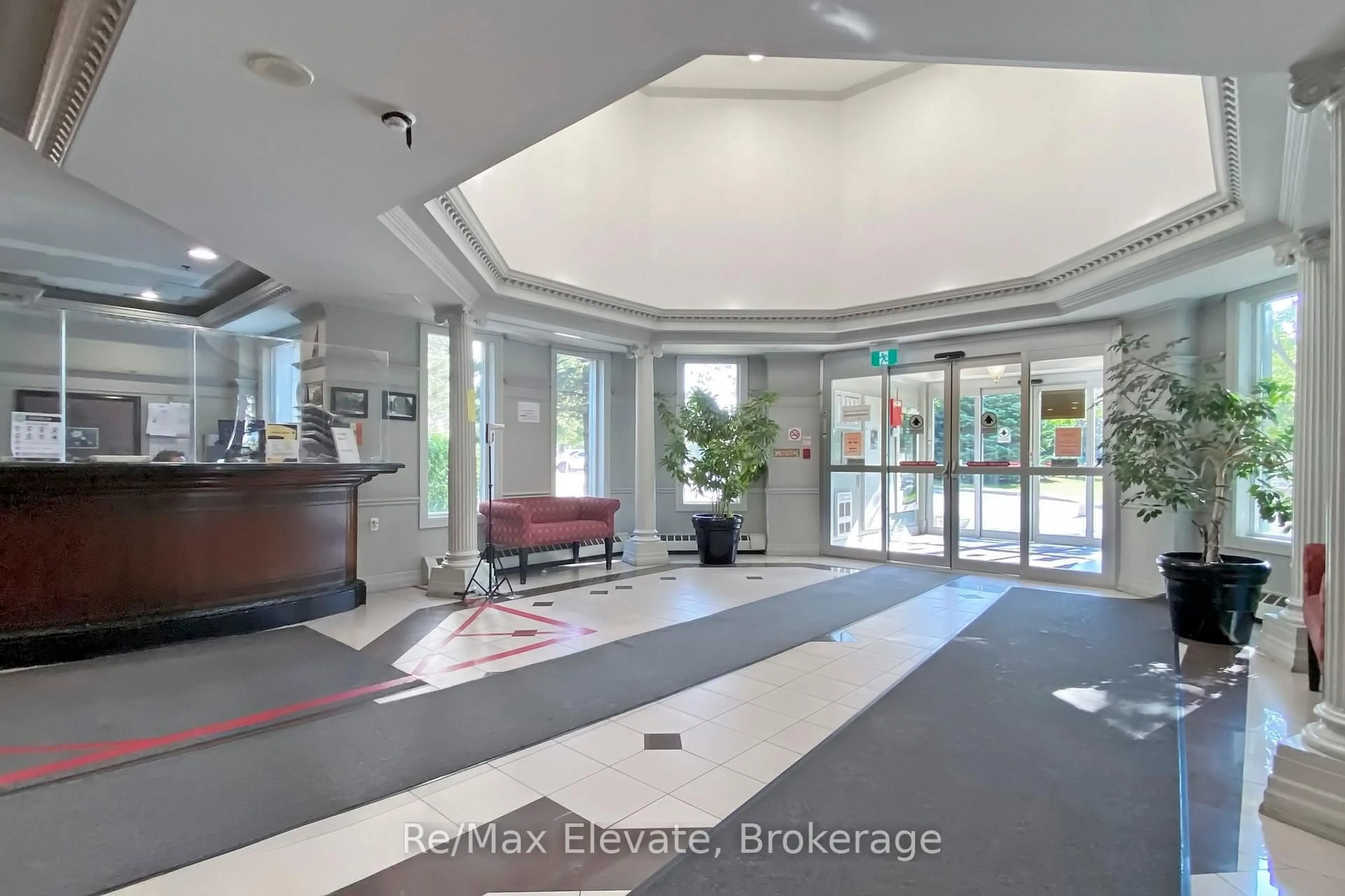 Indoor foyer for 5039 Finch Ave #705, Toronto Ontario M1S 5L6