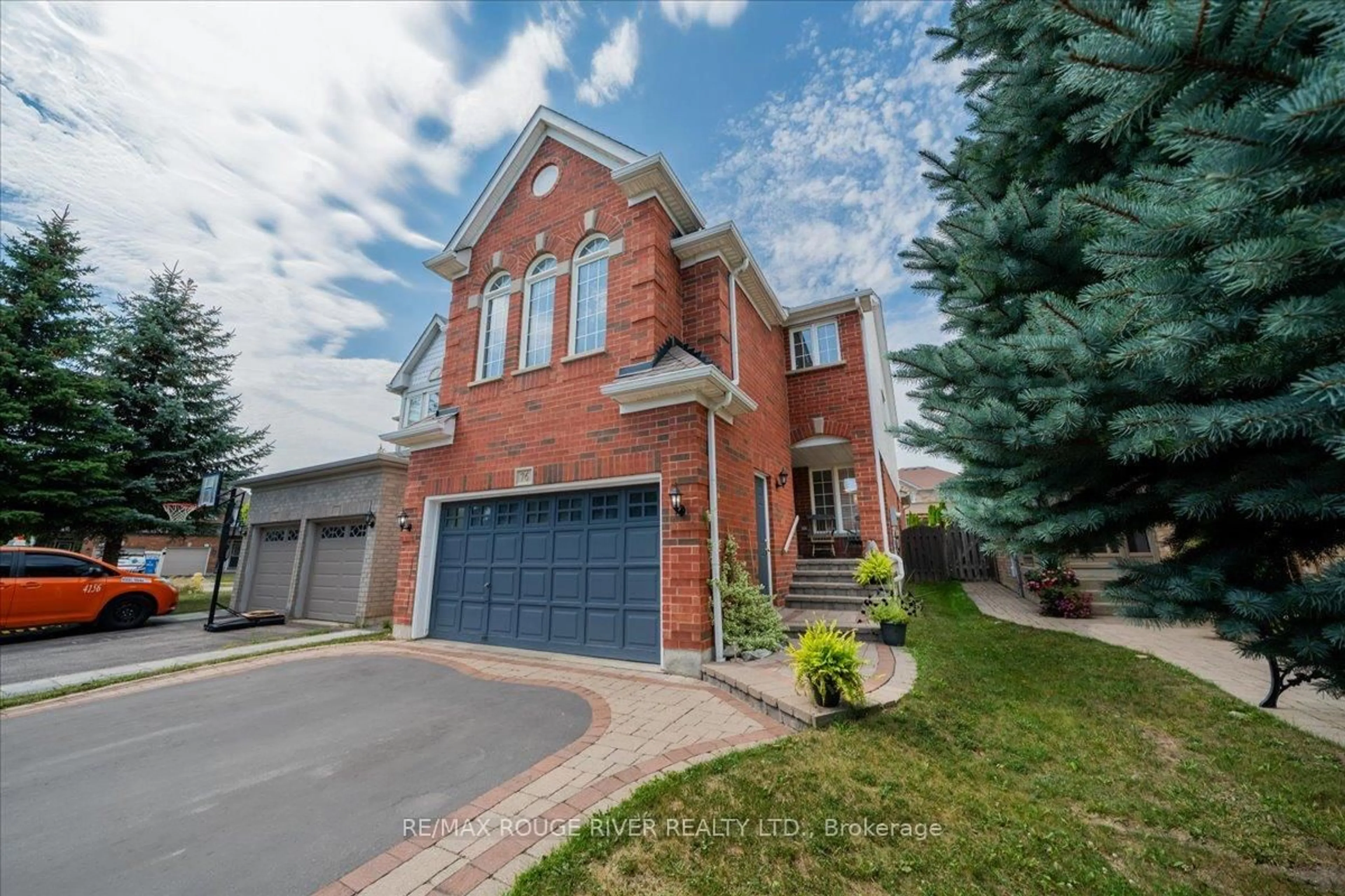 Home with brick exterior material, street for 76 Merchants Ave, Whitby Ontario L1P 1S6