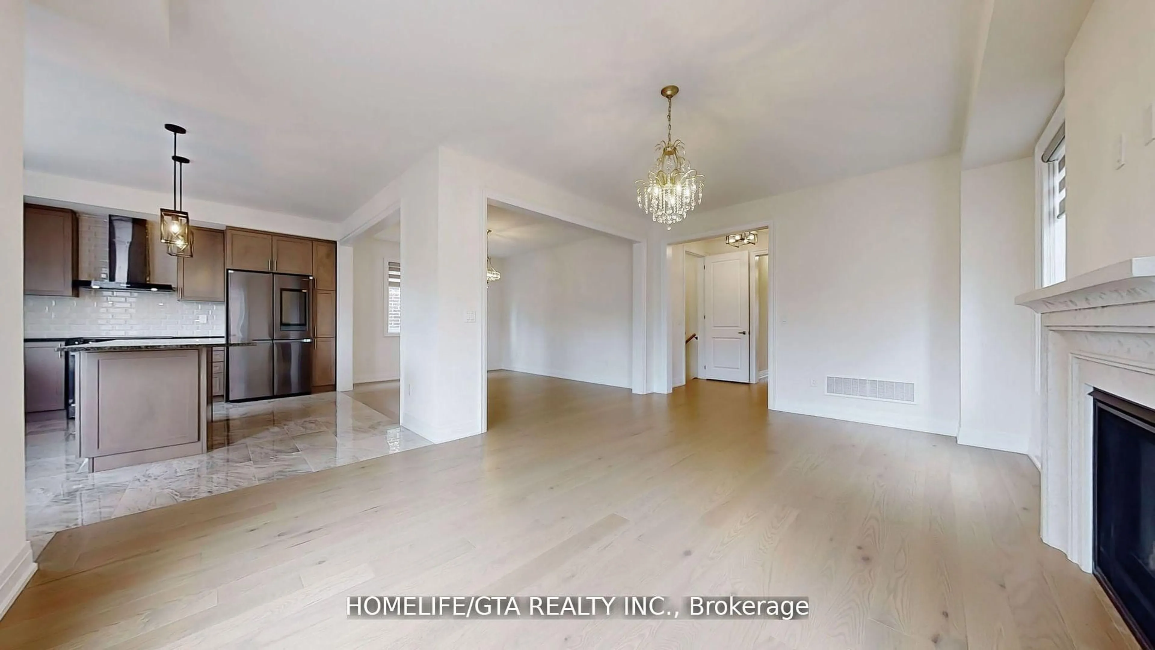 Indoor foyer for 91 Hoad St, Clarington Ontario L1B 0W4