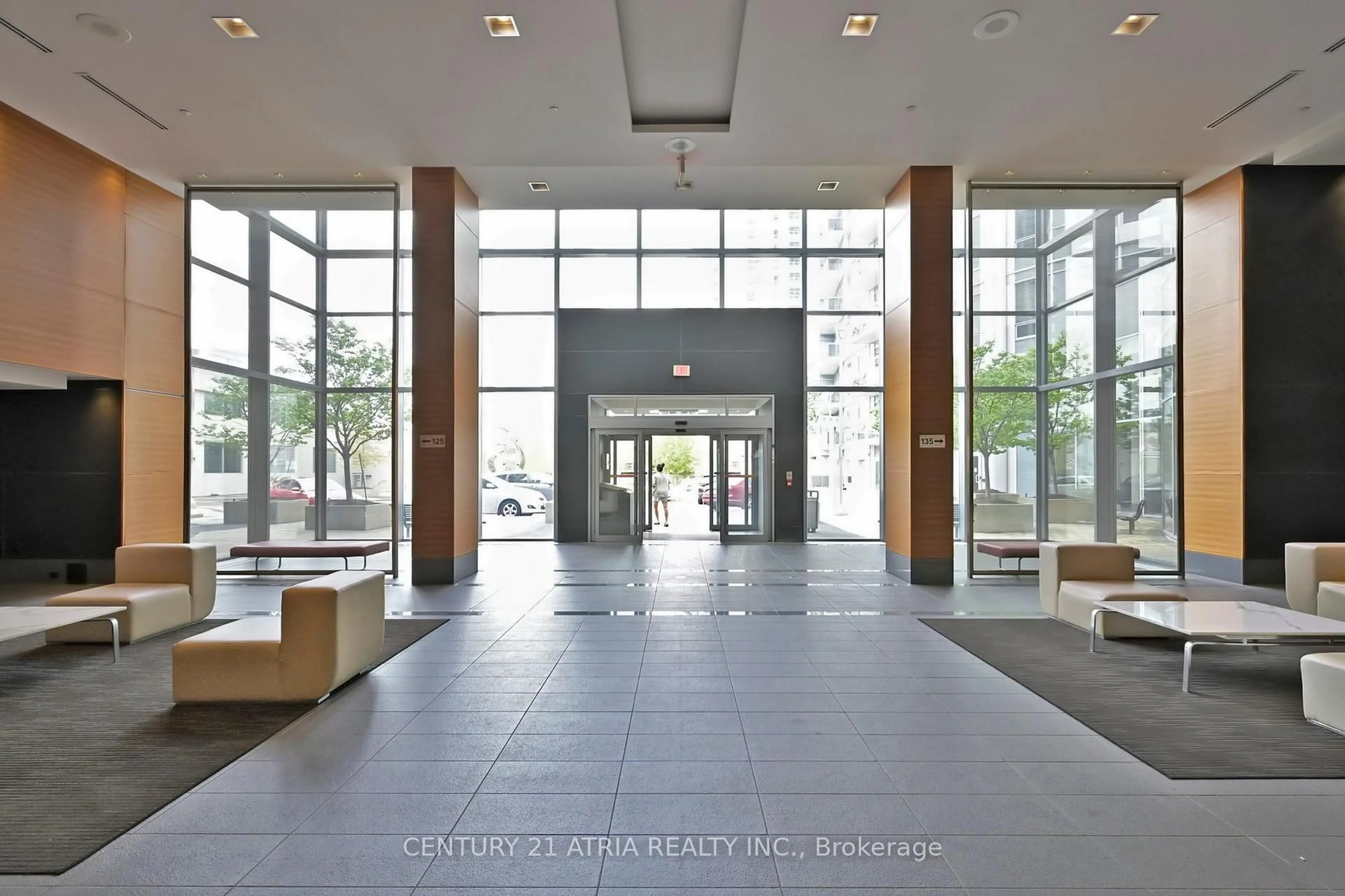 Indoor foyer for 125 Village Green Sq #1205, Toronto Ontario M1S 0G3