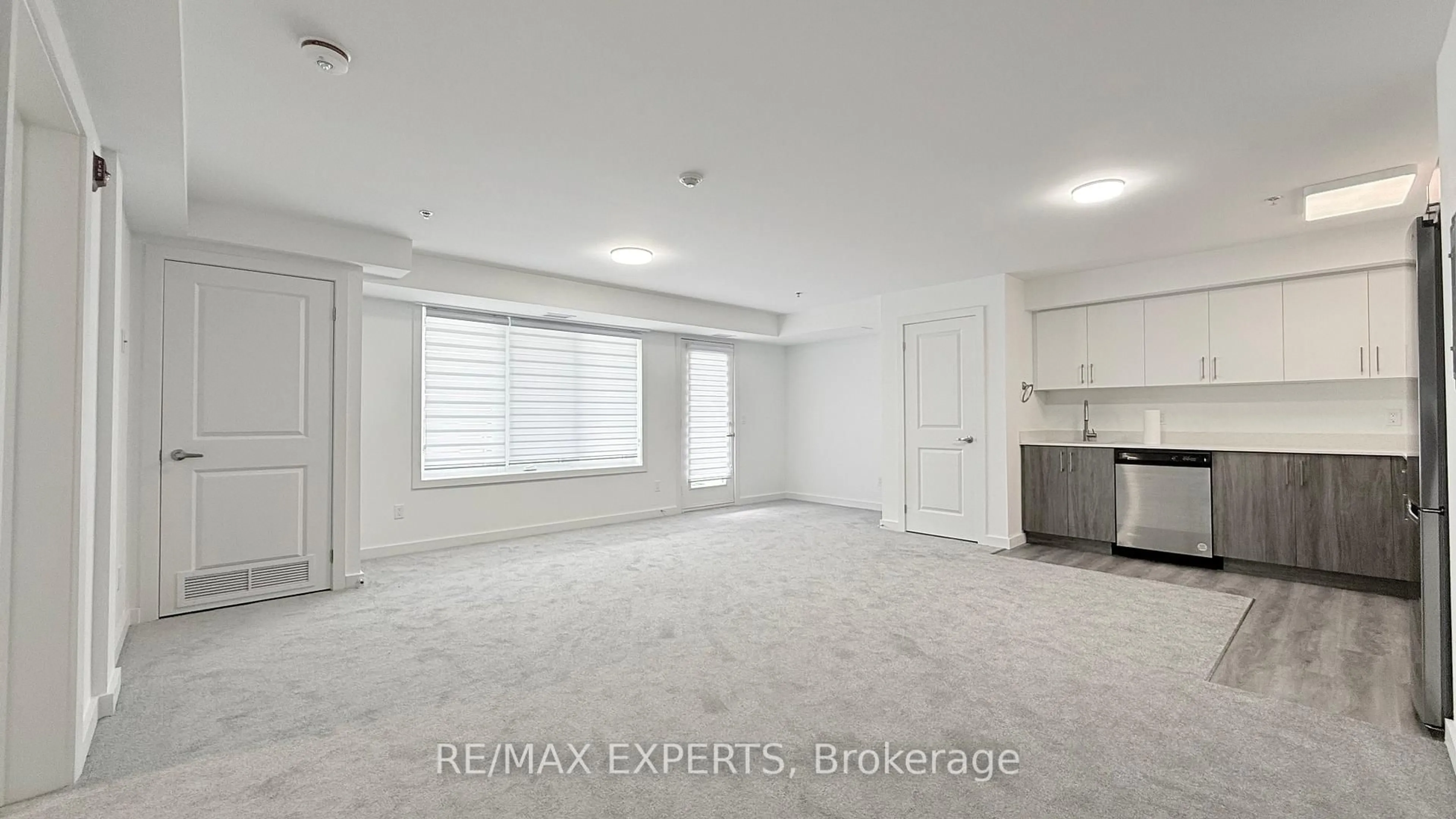 A pic of a room for 45 Connaught Ave #302, Toronto Ontario M4L 2V8