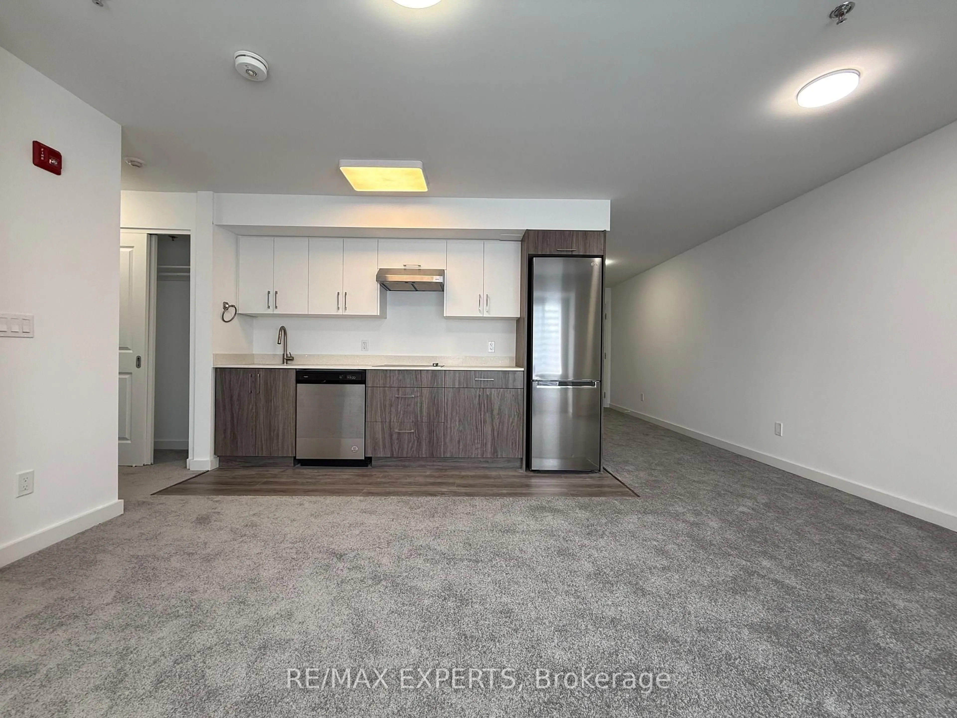 A pic of a room for 45 Connaught Ave #403, Toronto Ontario M4L 2V8