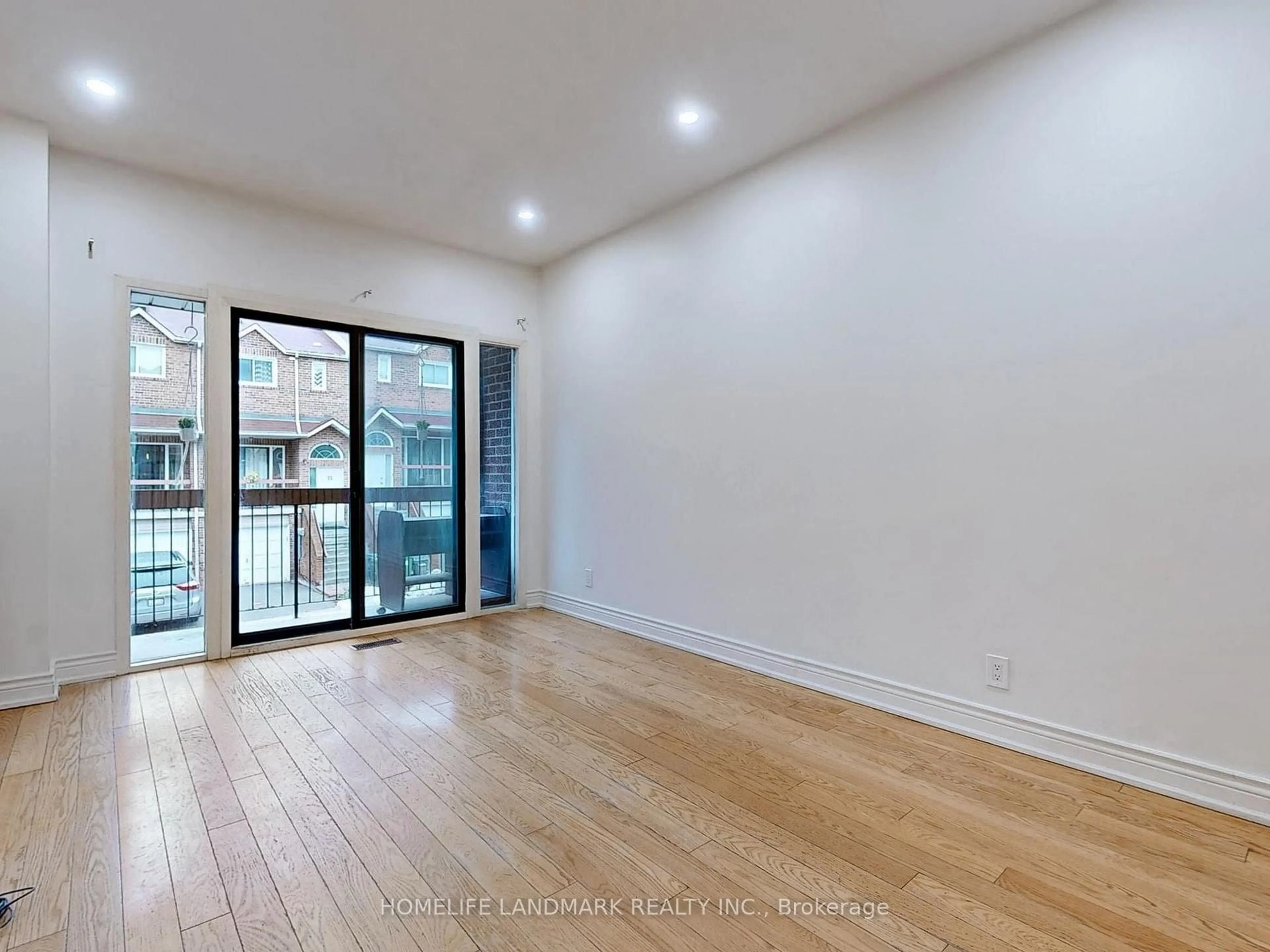 A pic of a room for 10 Reidmount Ave #7, Toronto Ontario M1S 1B2