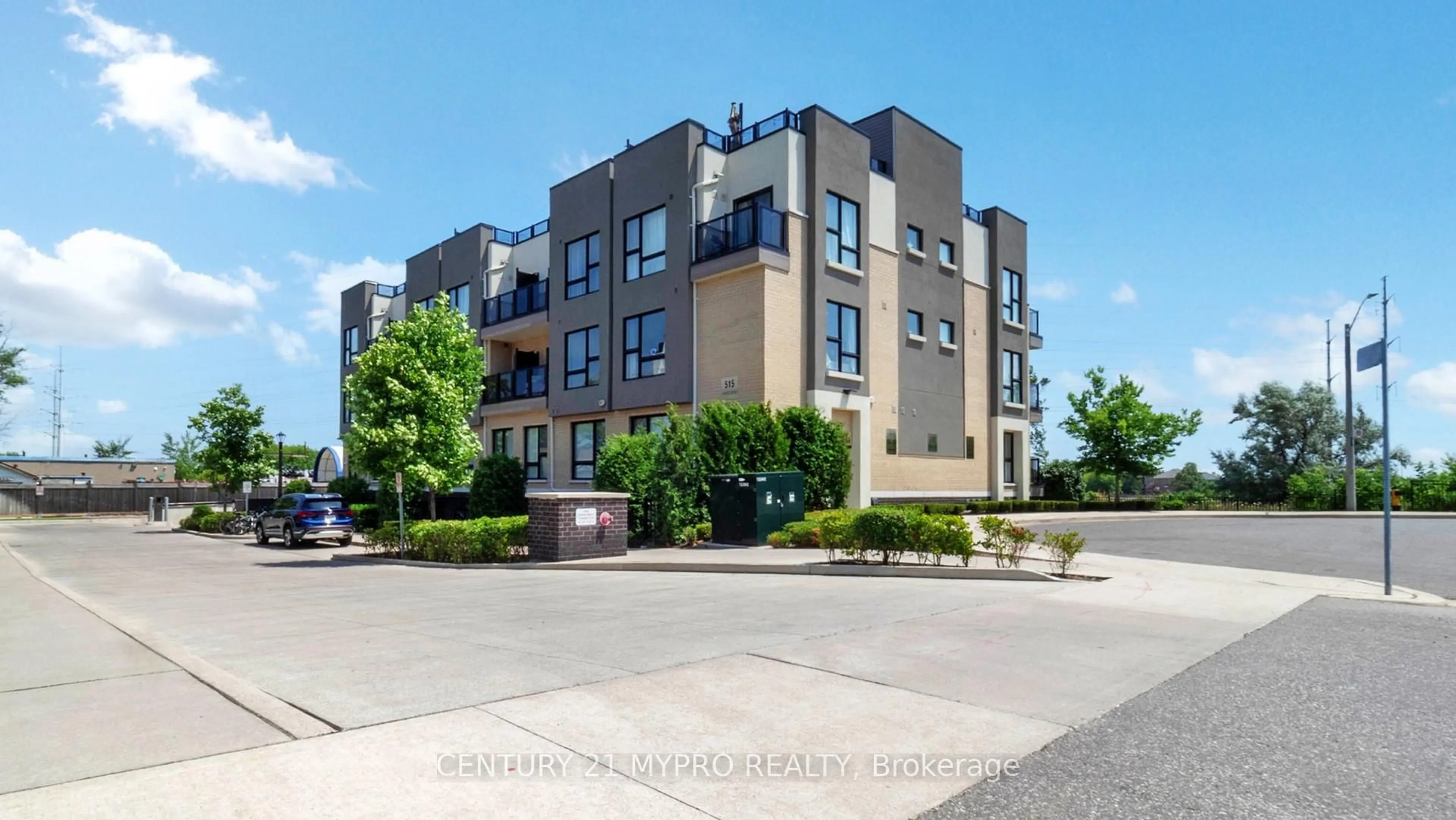 A pic from outside/outdoor area/front of a property/back of a property/a pic from drone, unknown for 515 Kingbird Grve #135, Toronto Ontario M1B 0E4