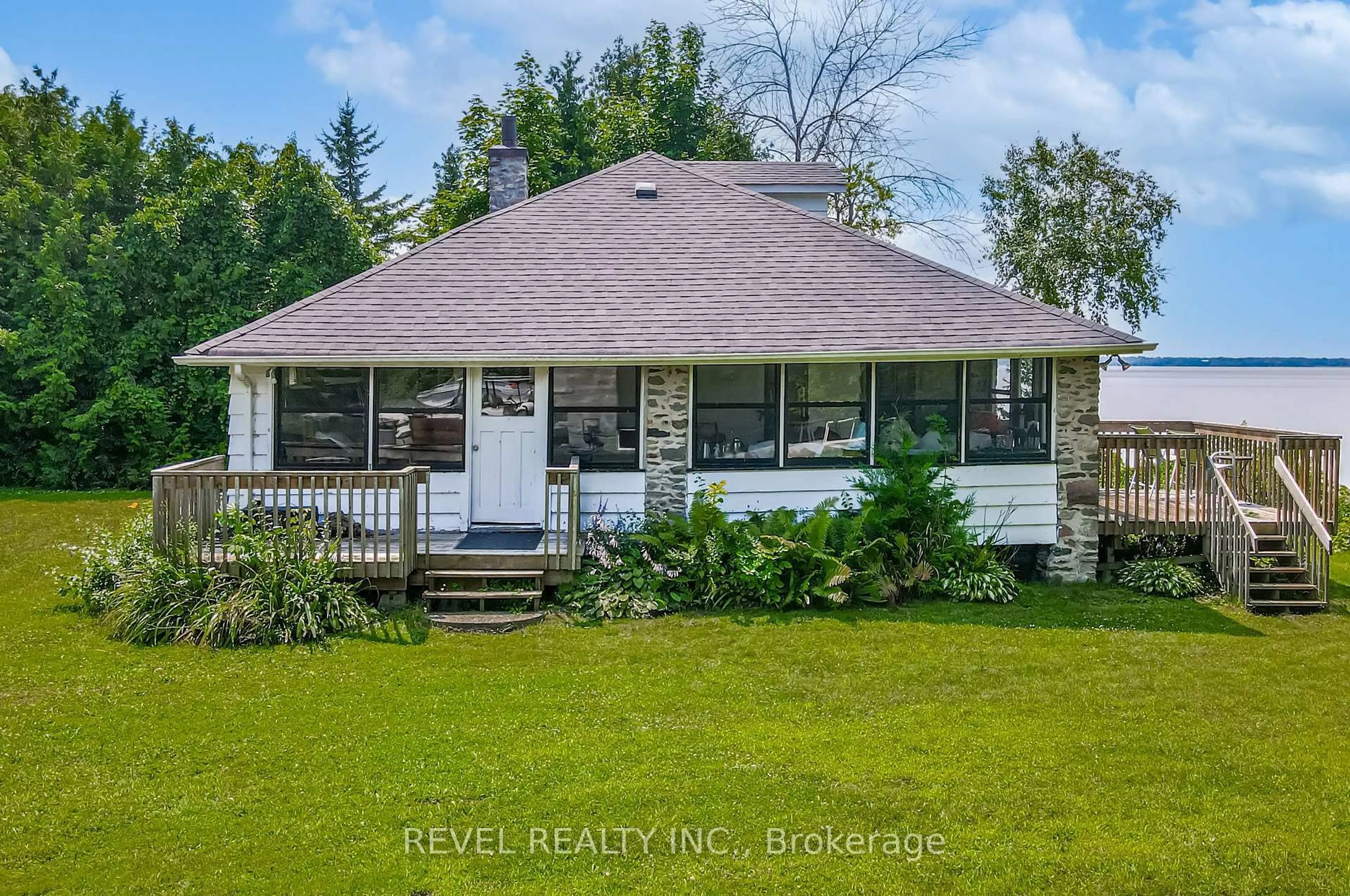 A pic from outside/outdoor area/front of a property/back of a property/a pic from drone, unknown for 8 Johnstone Lane, Scugog Ontario L0B 1L0