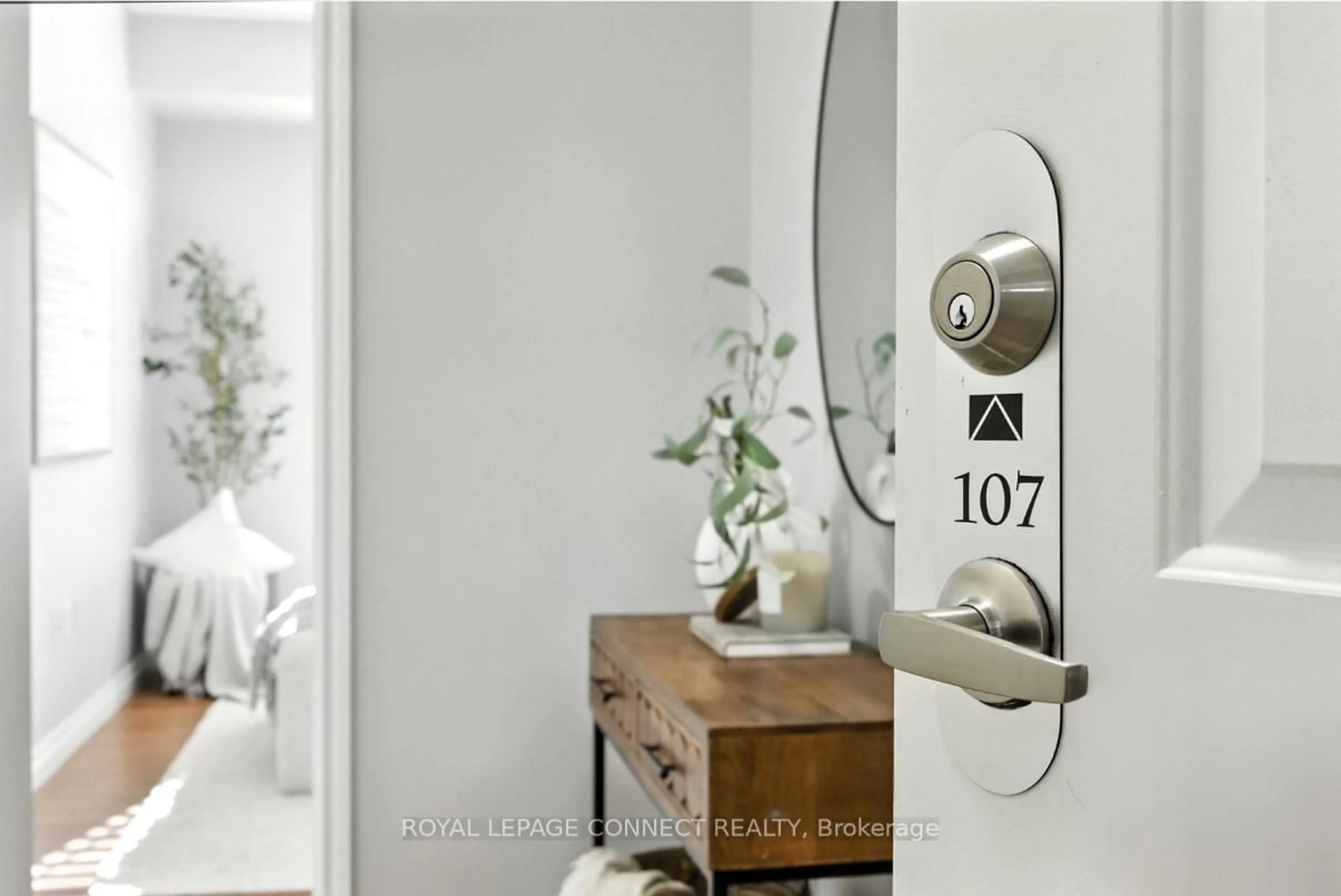 Indoor entryway for 1 Sidney Lane #107, Clarington Ontario L1C 0N5