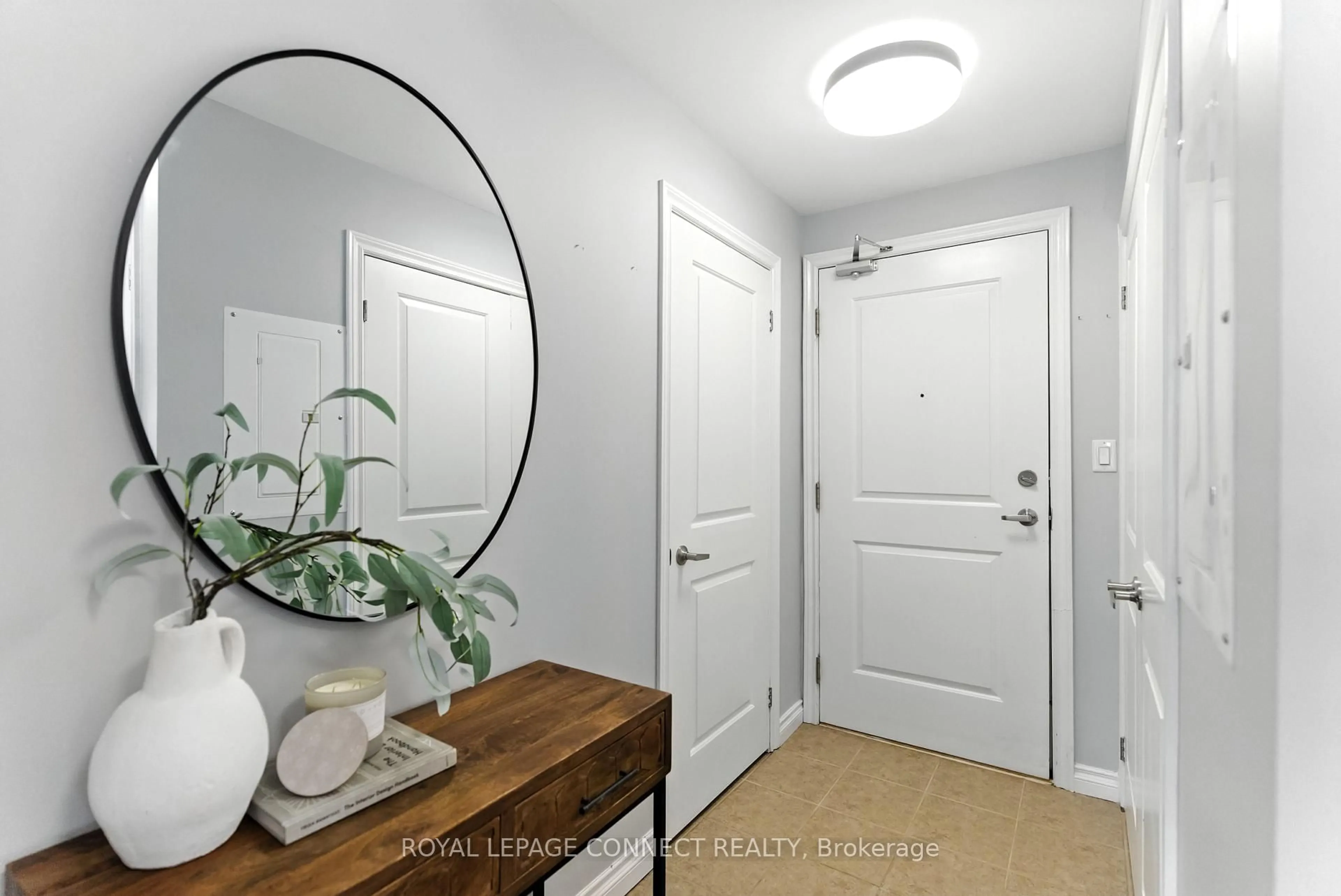 Indoor entryway for 1 Sidney Lane #107, Clarington Ontario L1C 0N5