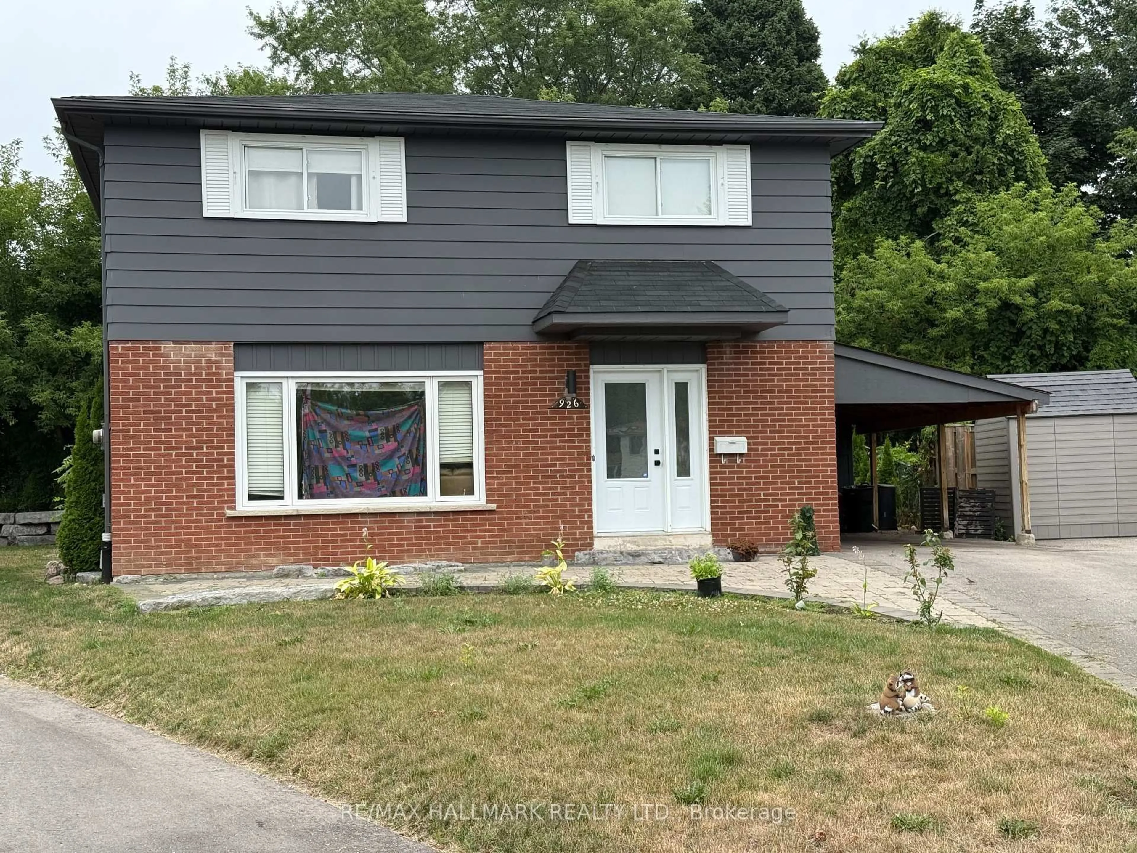 Home with brick exterior material, street for 926 Ivy Crt, Oshawa Ontario L1H 1S4