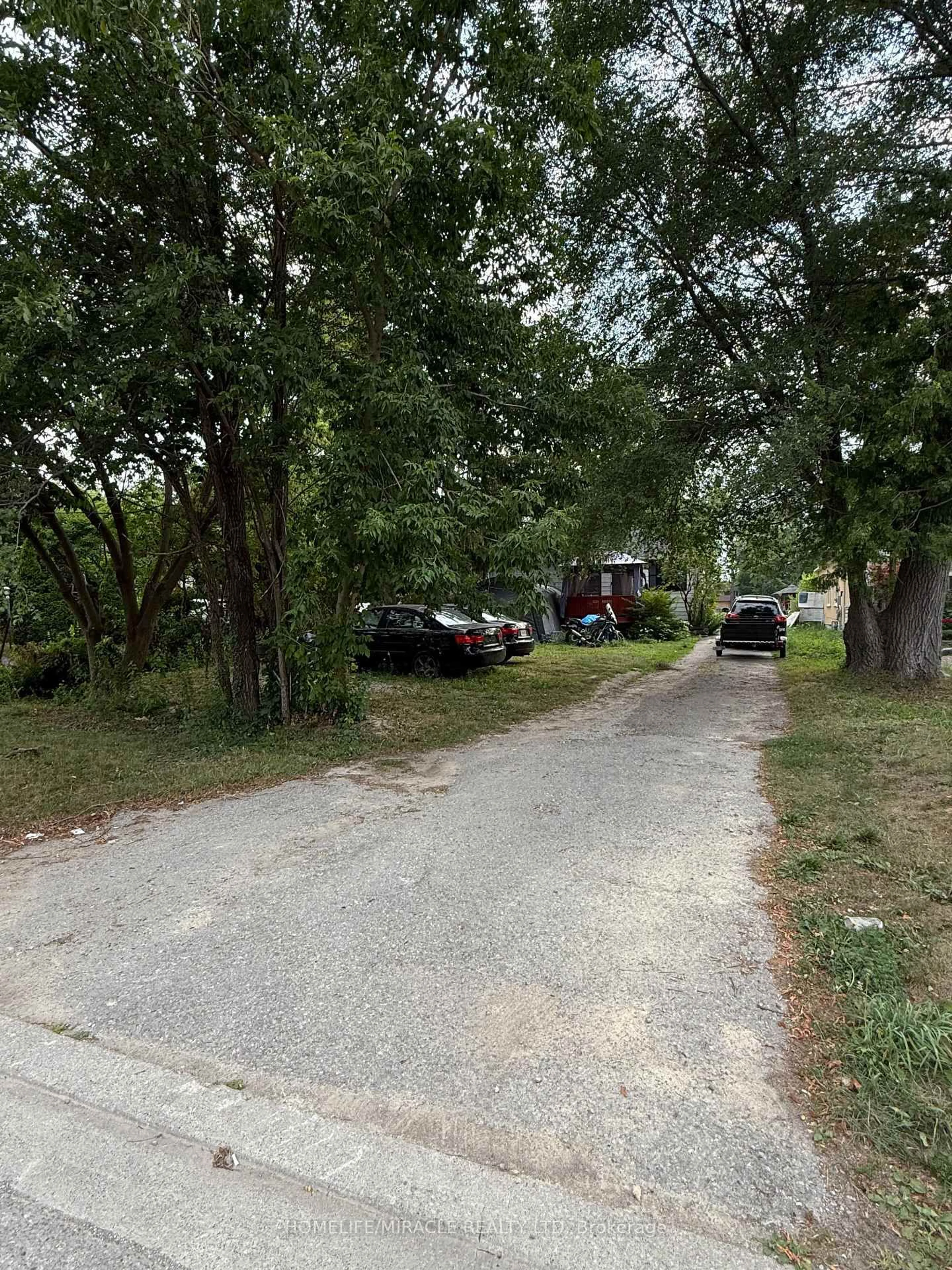 Parking for 1478 Rosebank Rd, Pickering Ontario L1V 1P4